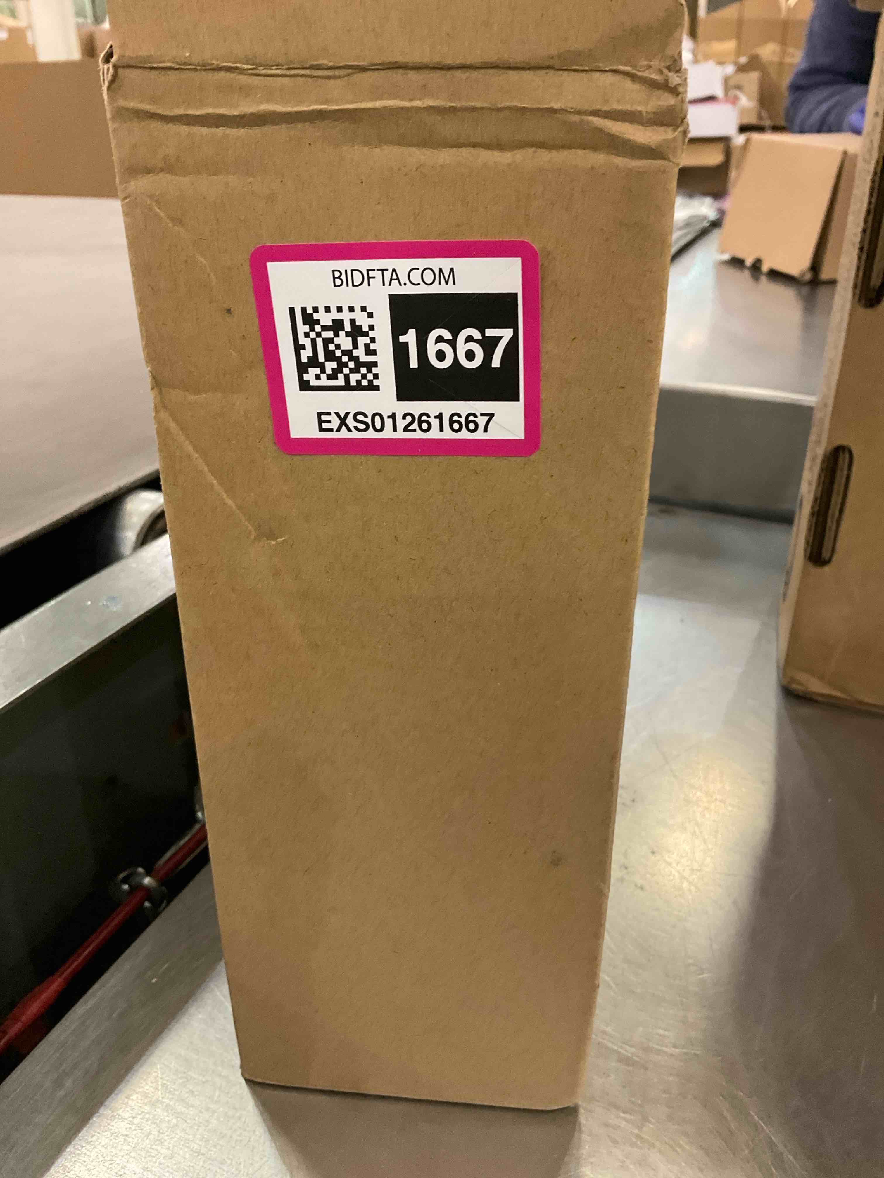 https://s3.amazonaws.com/lotting-images-prod/BargainHunt/EXS01261667_1710961079055.jpeg