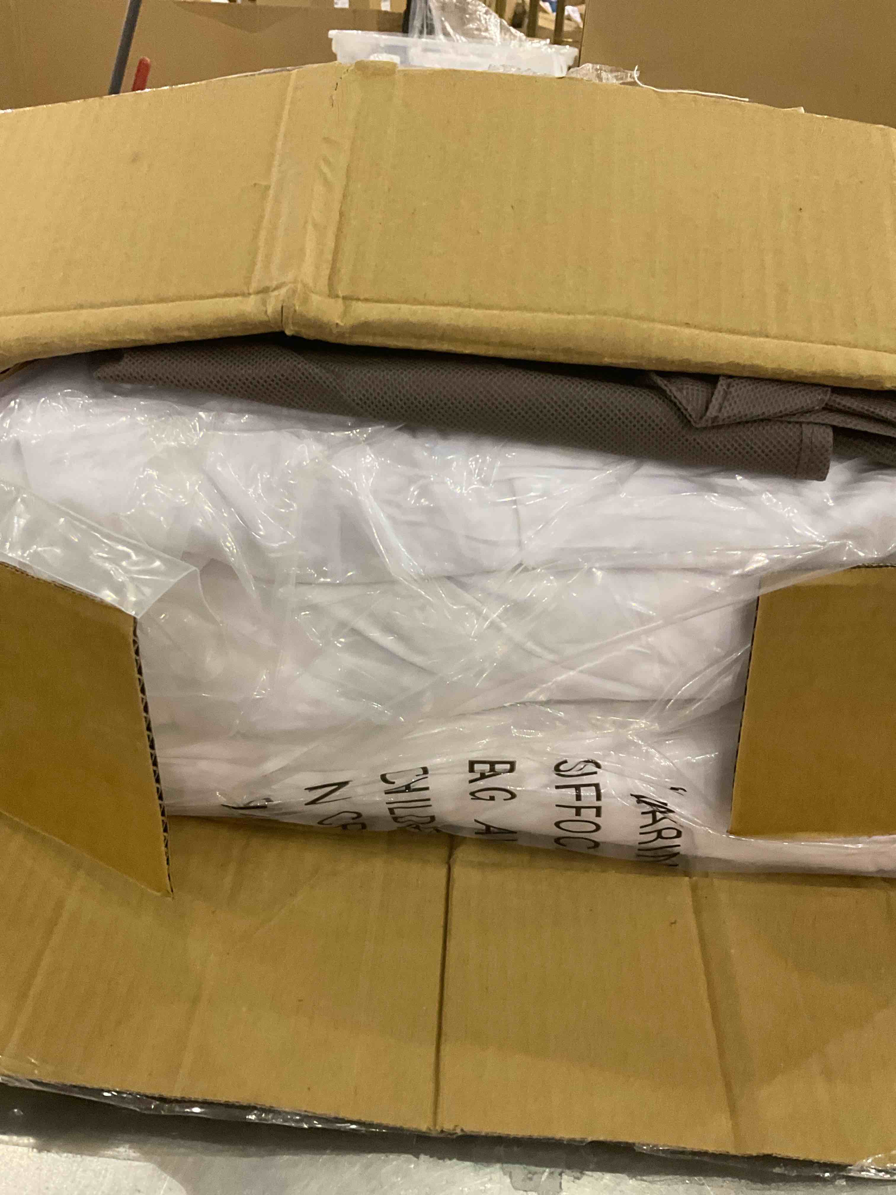 https://s3.amazonaws.com/lotting-images-prod/BargainHunt/EXS01261692_1711021627155.jpeg