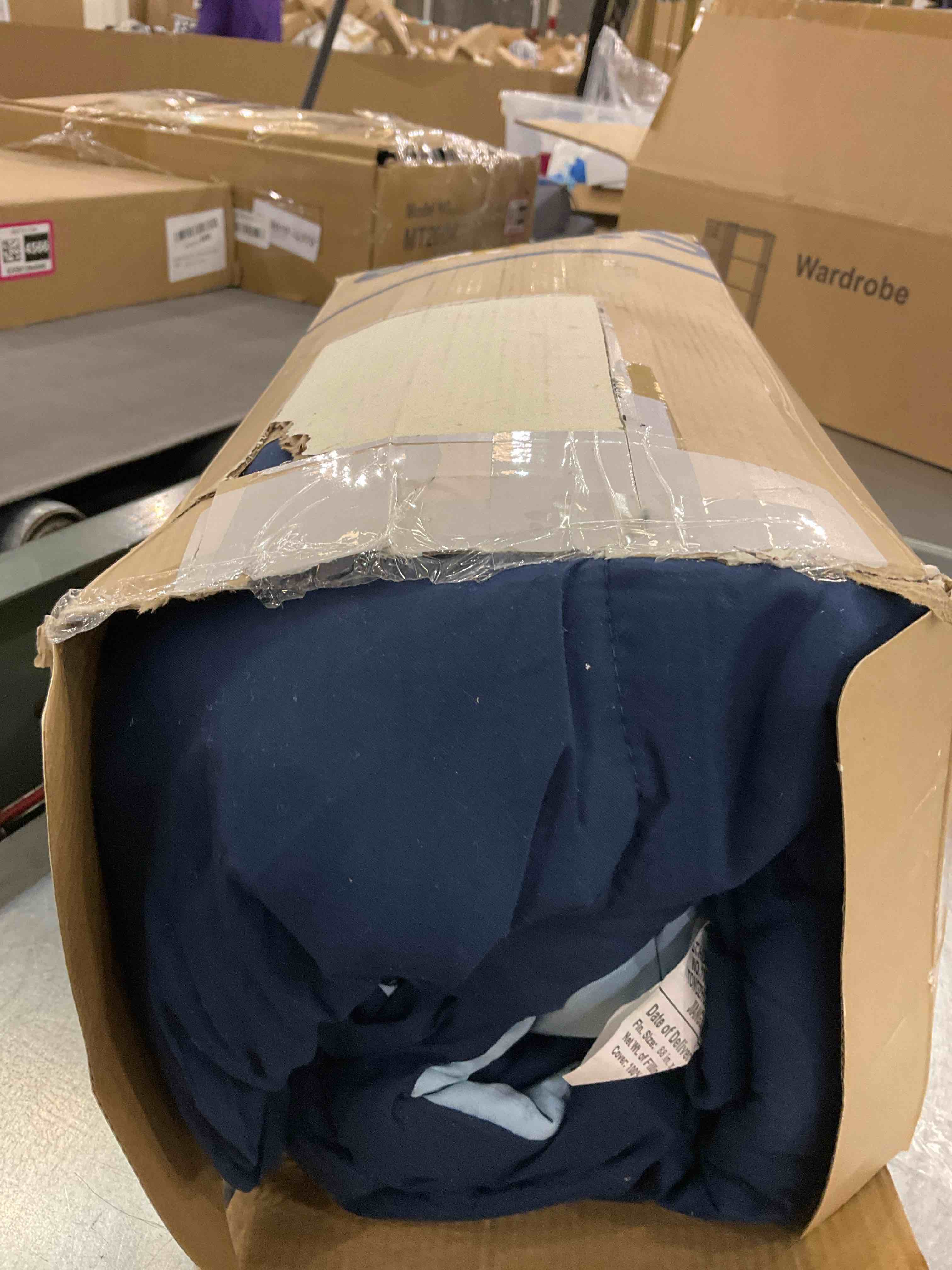 https://s3.amazonaws.com/lotting-images-prod/BargainHunt/EXS01261788_1711033416248.jpeg