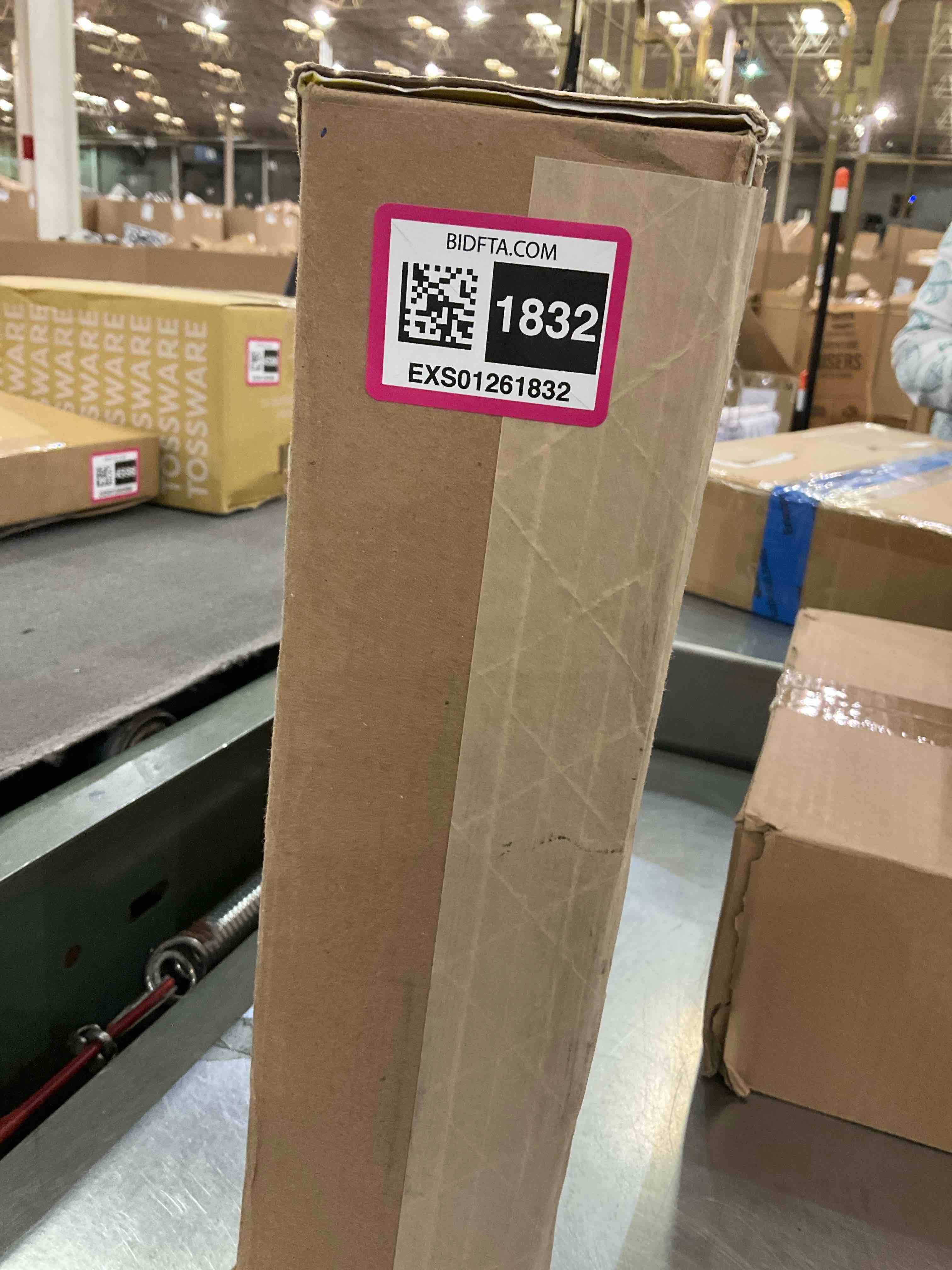 https://s3.amazonaws.com/lotting-images-prod/BargainHunt/EXS01261832_1711040762129.jpeg
