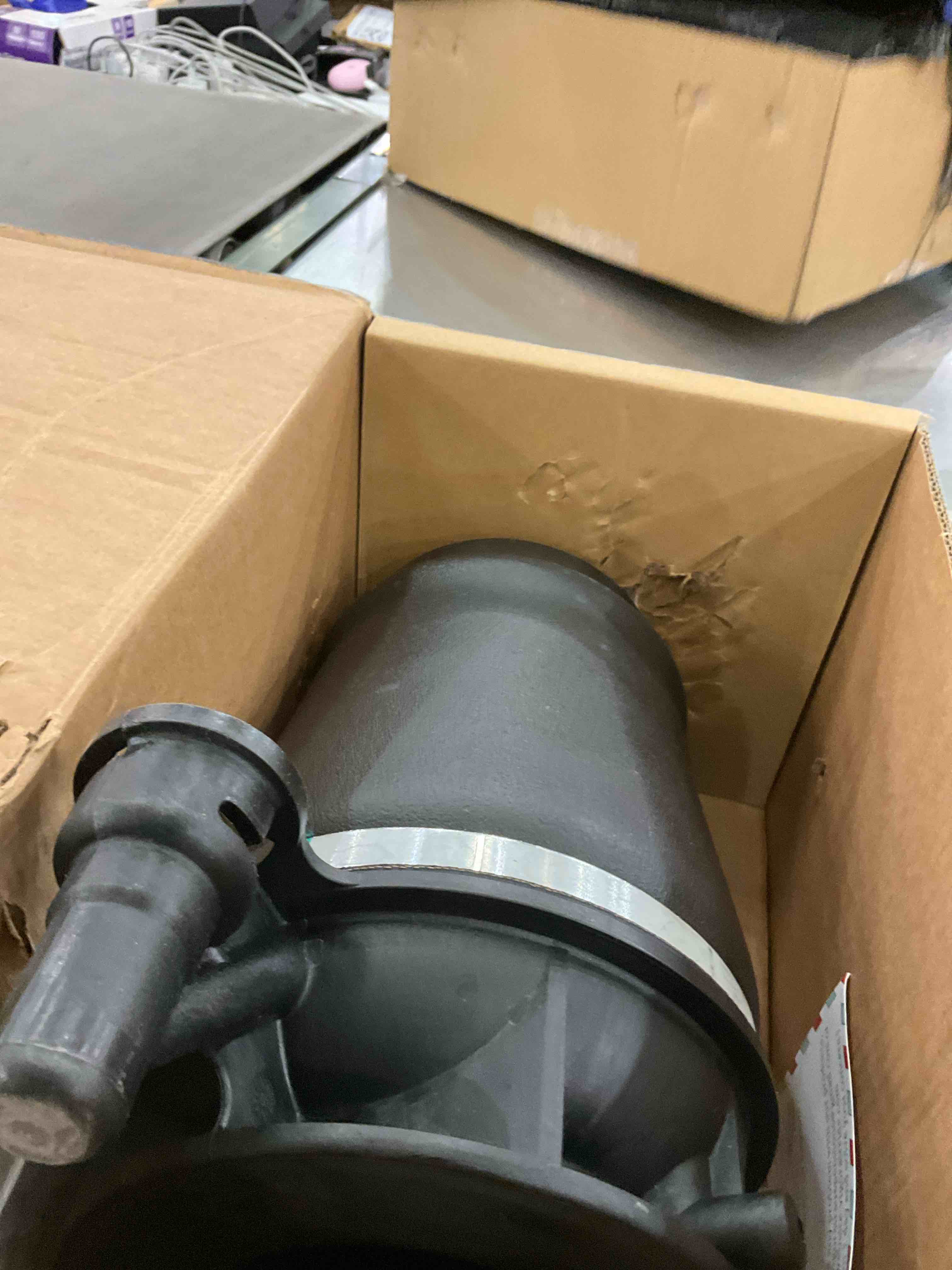 https://s3.amazonaws.com/lotting-images-prod/BargainHunt/EXS01261837_1711041366077.jpeg