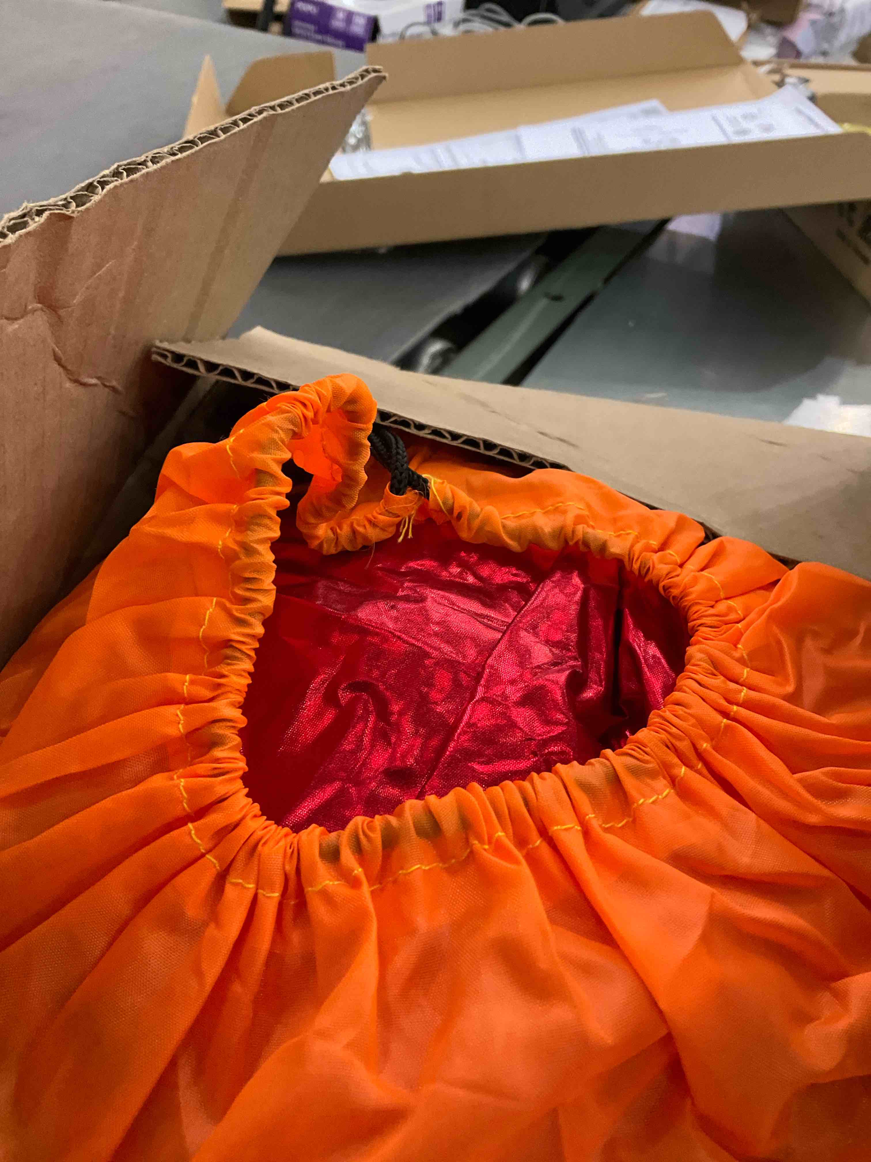 https://s3.amazonaws.com/lotting-images-prod/BargainHunt/EXS01261843_1711041822071.jpeg