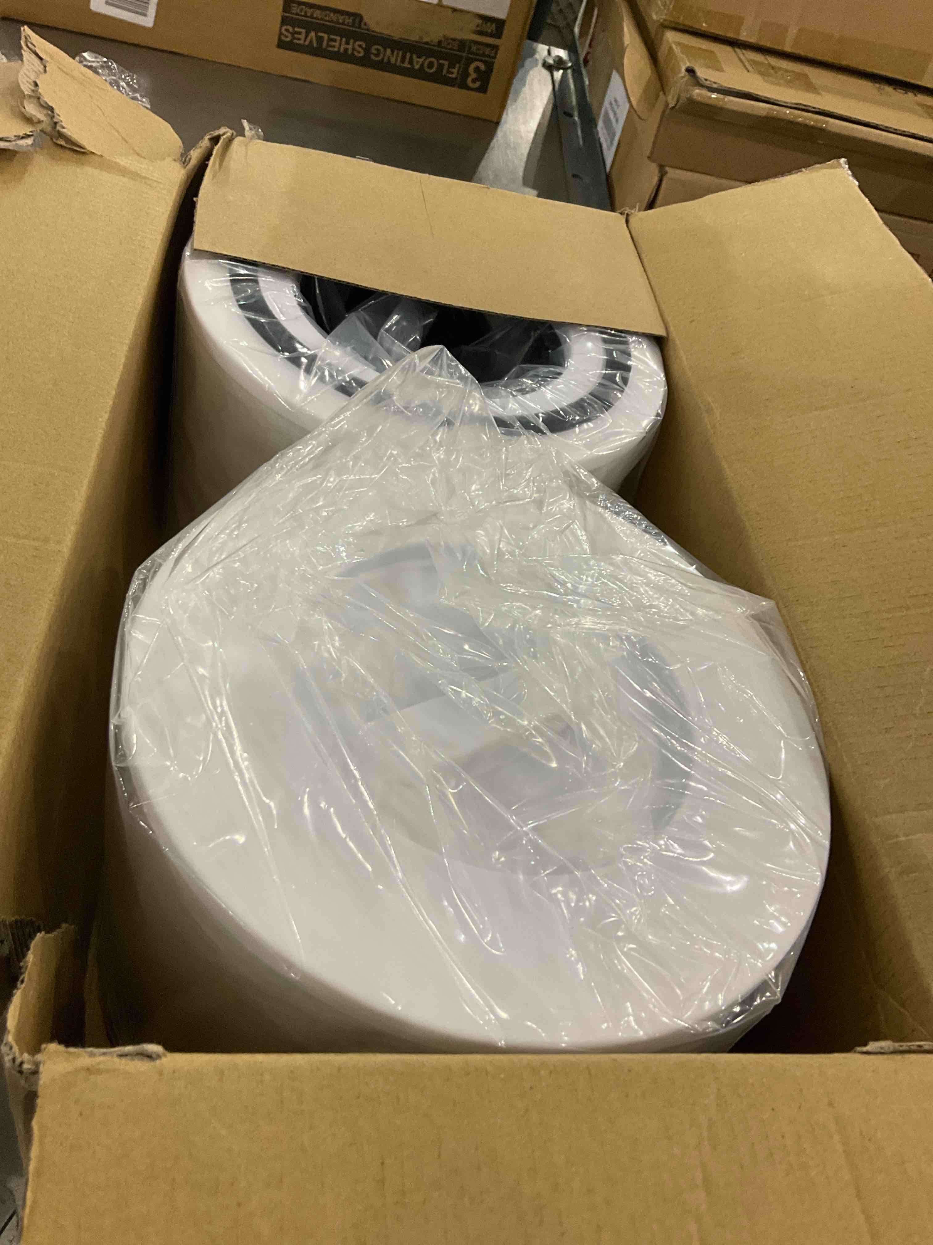 https://s3.amazonaws.com/lotting-images-prod/BargainHunt/EXS01262152_1709912808145.jpeg