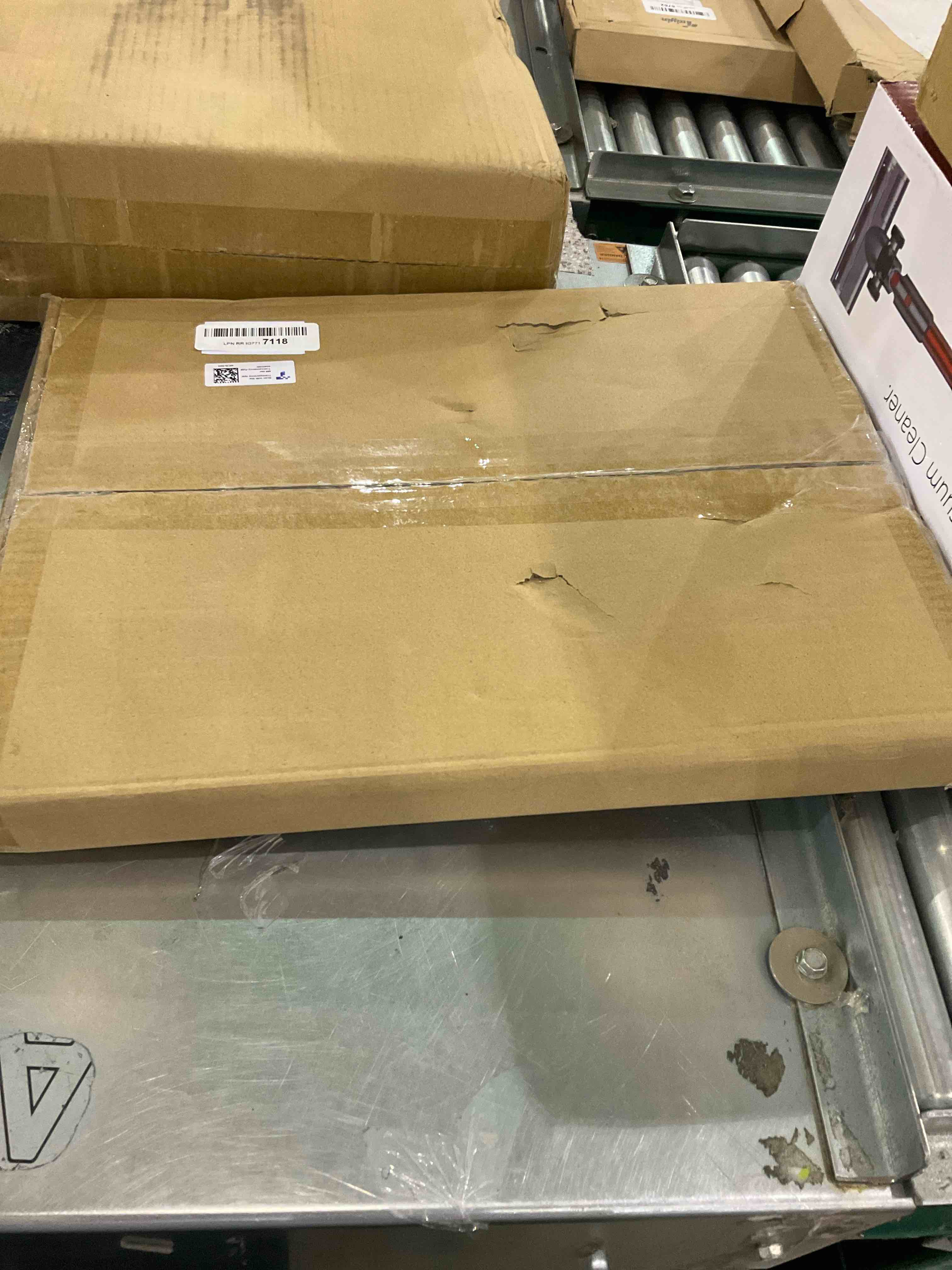 https://s3.amazonaws.com/lotting-images-prod/BargainHunt/EXS01262167_1709914035636.jpeg