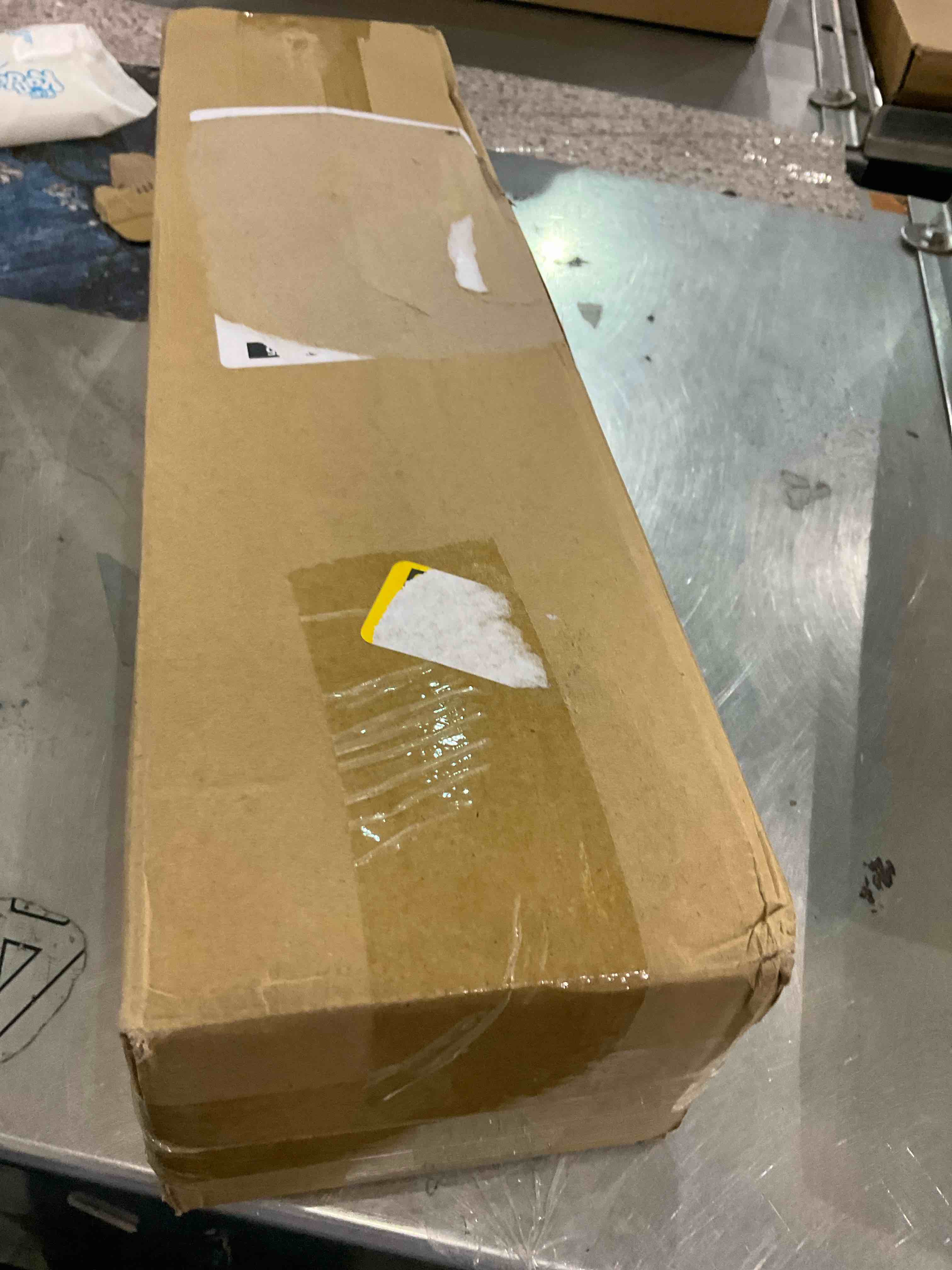 https://s3.amazonaws.com/lotting-images-prod/BargainHunt/EXS01262176_1709915180651.jpeg