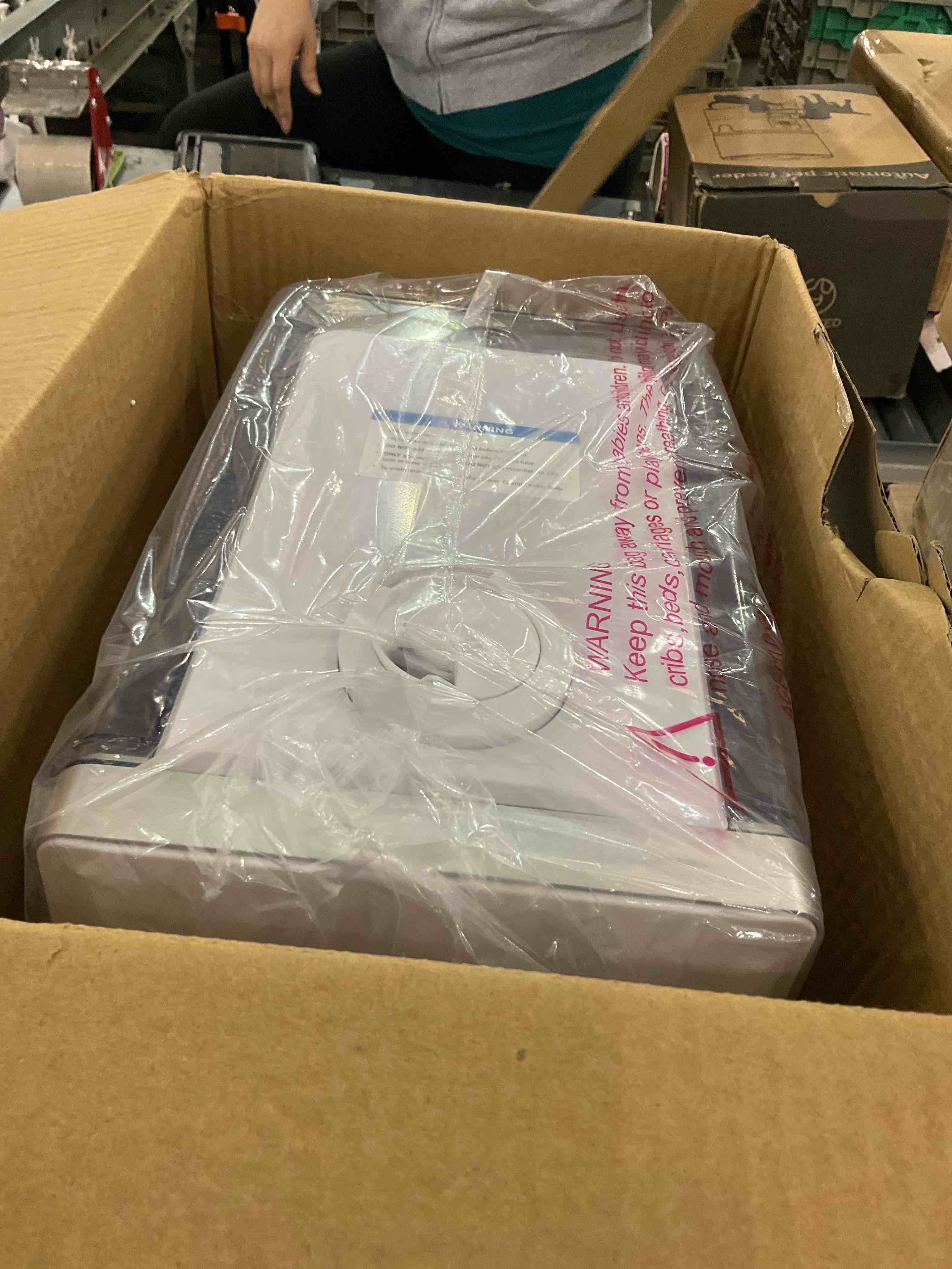 https://s3.amazonaws.com/lotting-images-prod/BargainHunt/EXS01262249_1709927889511.jpeg