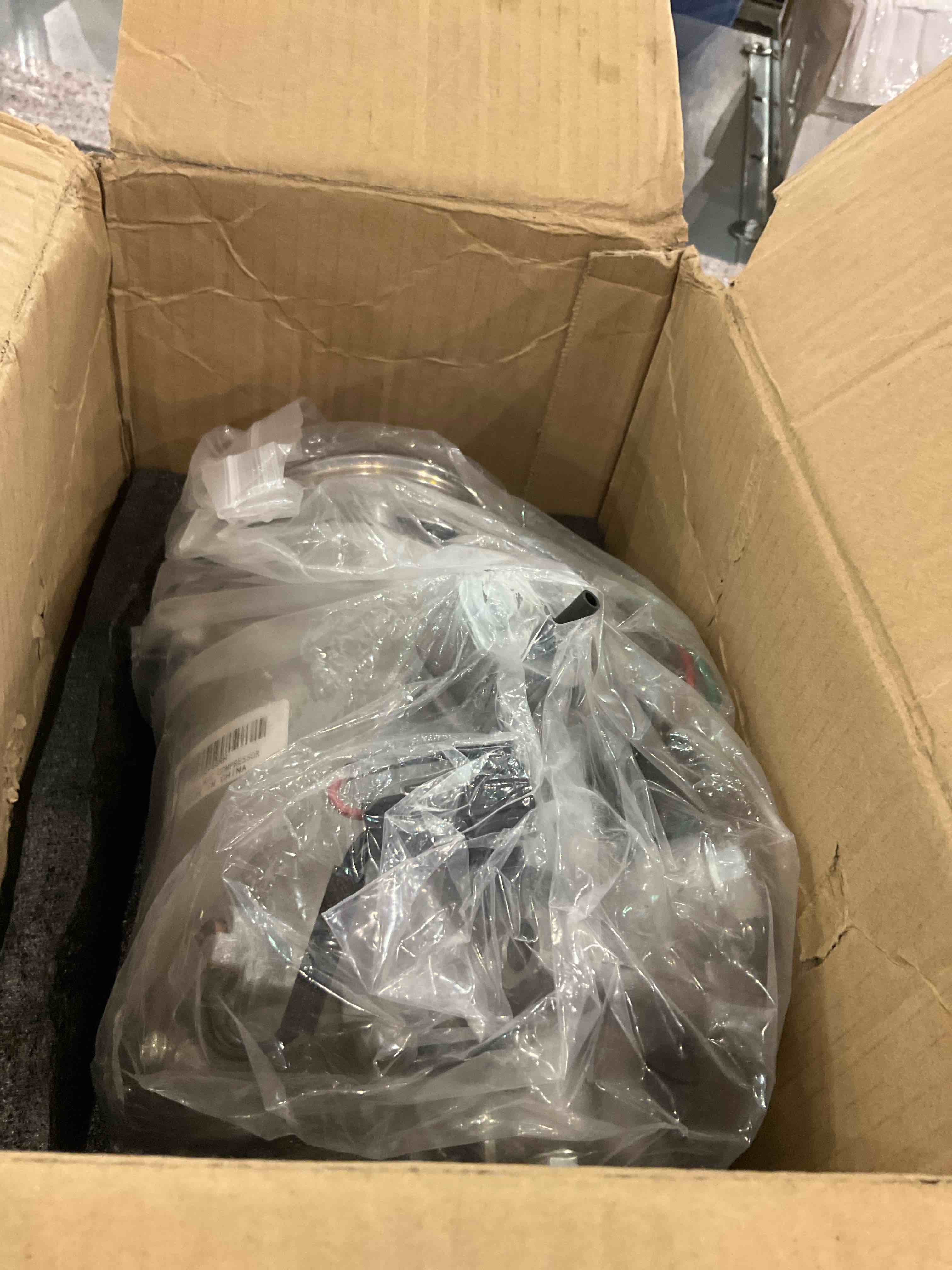 https://s3.amazonaws.com/lotting-images-prod/BargainHunt/EXS01262281_1710157883029.jpeg