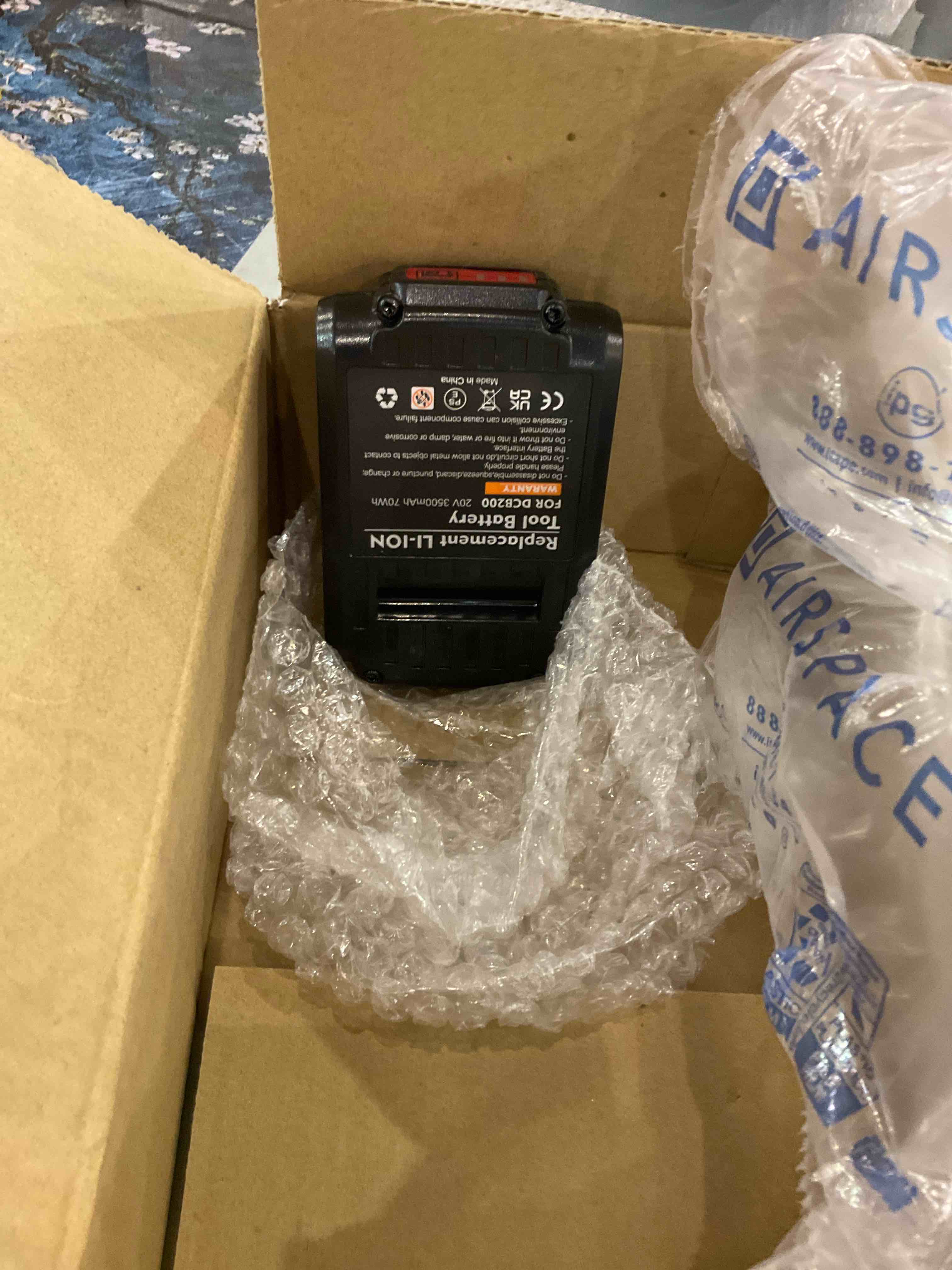 https://s3.amazonaws.com/lotting-images-prod/BargainHunt/EXS01262285_1710158584059.jpeg