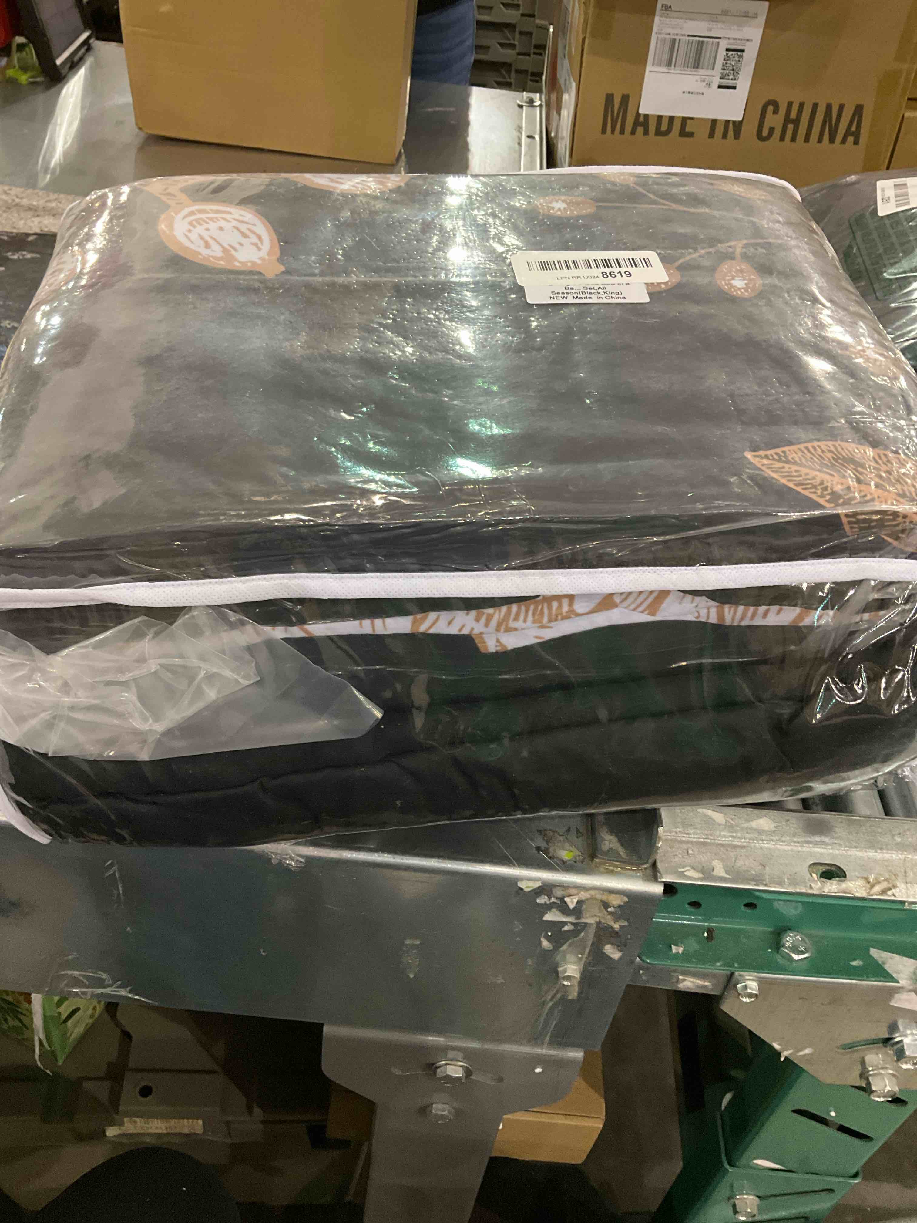 https://s3.amazonaws.com/lotting-images-prod/BargainHunt/EXS01262303_1710160702163.jpeg