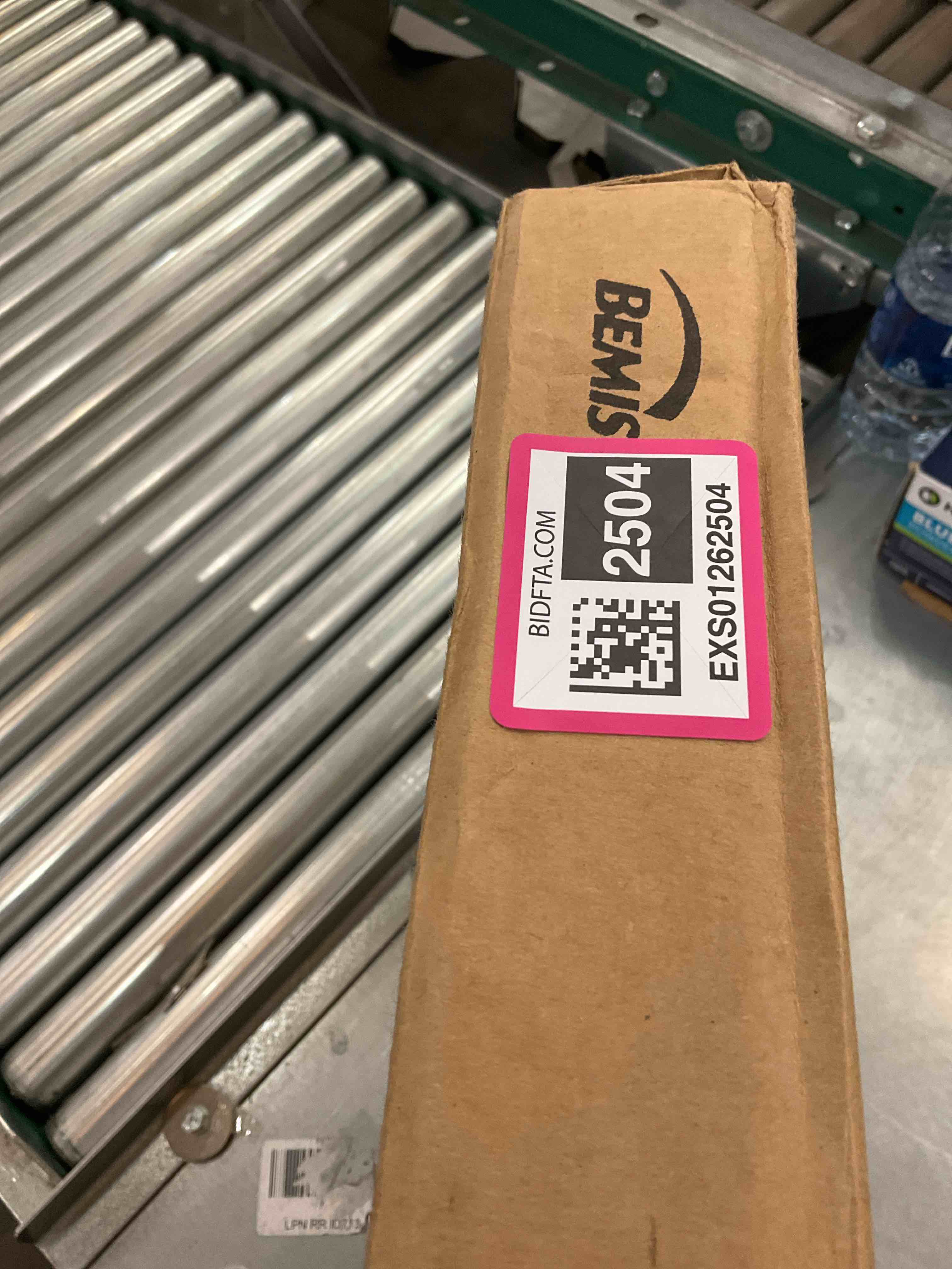 https://s3.amazonaws.com/lotting-images-prod/BargainHunt/EXS01262504_1710875573538.jpeg