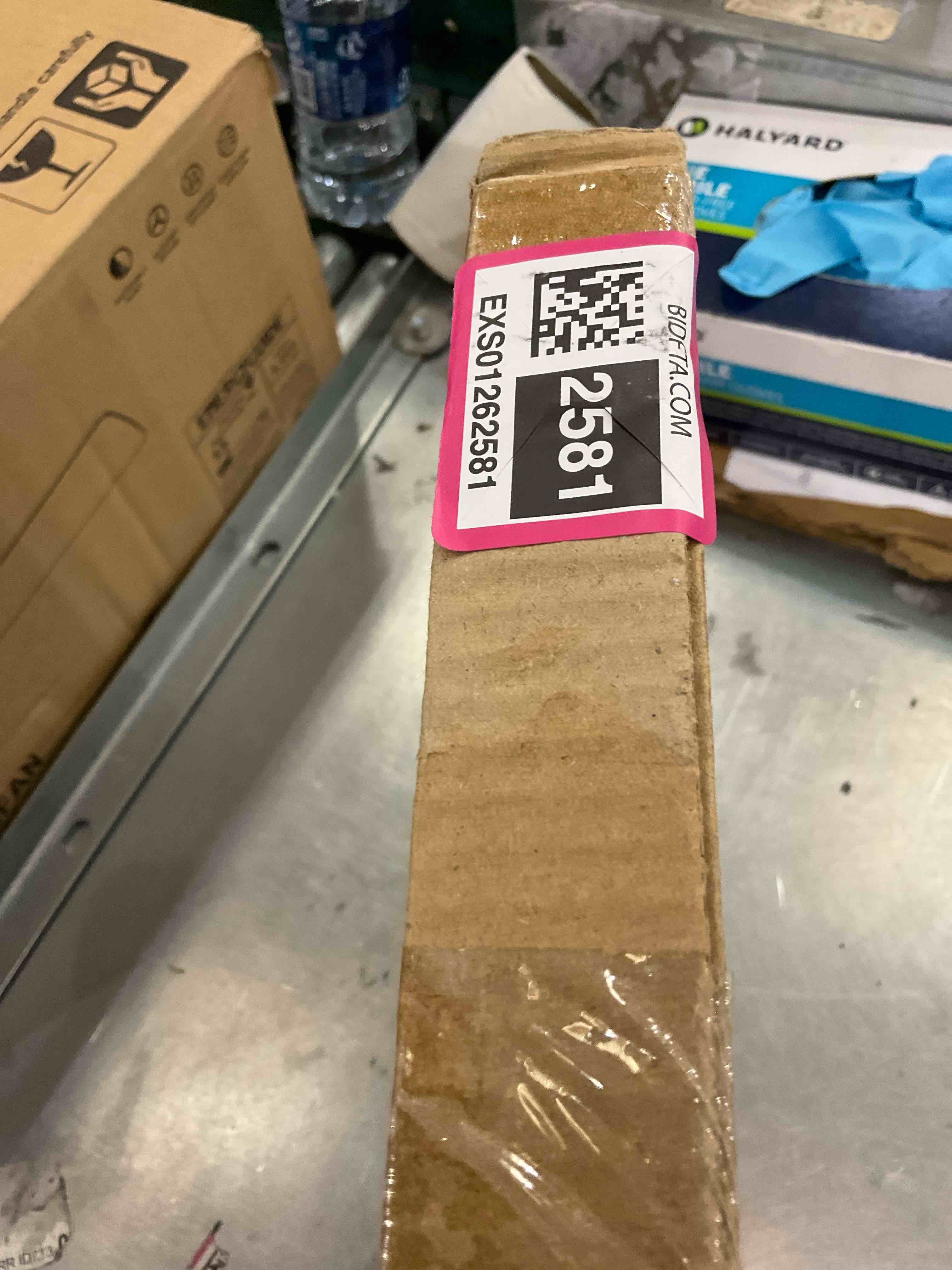 https://s3.amazonaws.com/lotting-images-prod/BargainHunt/EXS01262581_1710946236021.jpeg