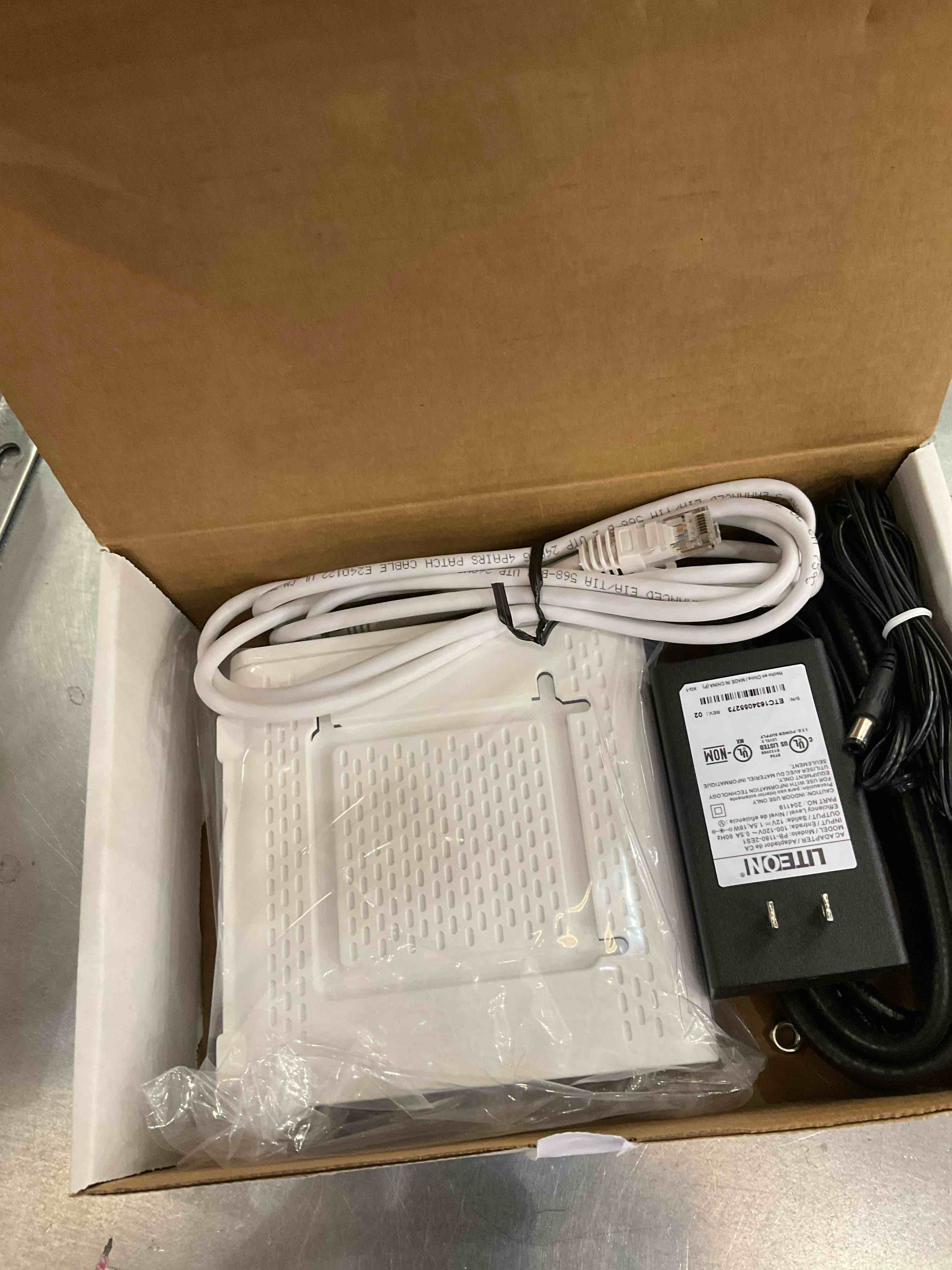 https://s3.amazonaws.com/lotting-images-prod/BargainHunt/EXS01262805_1711041527657.jpeg