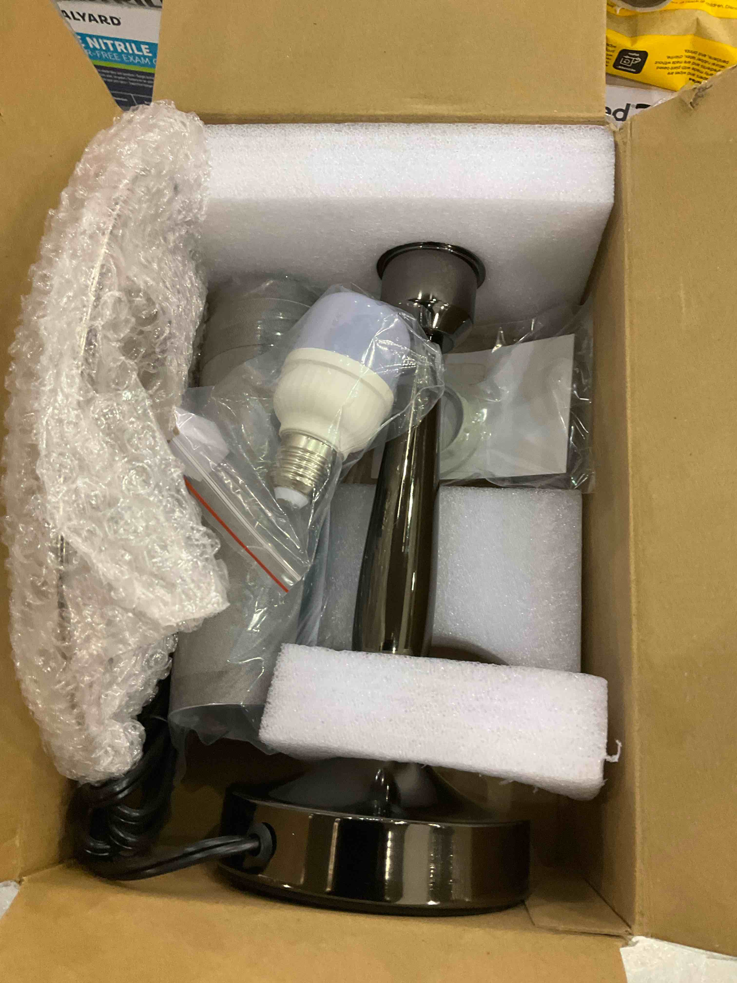 https://s3.amazonaws.com/lotting-images-prod/BargainHunt/EXS01262893_1711111537880.jpeg