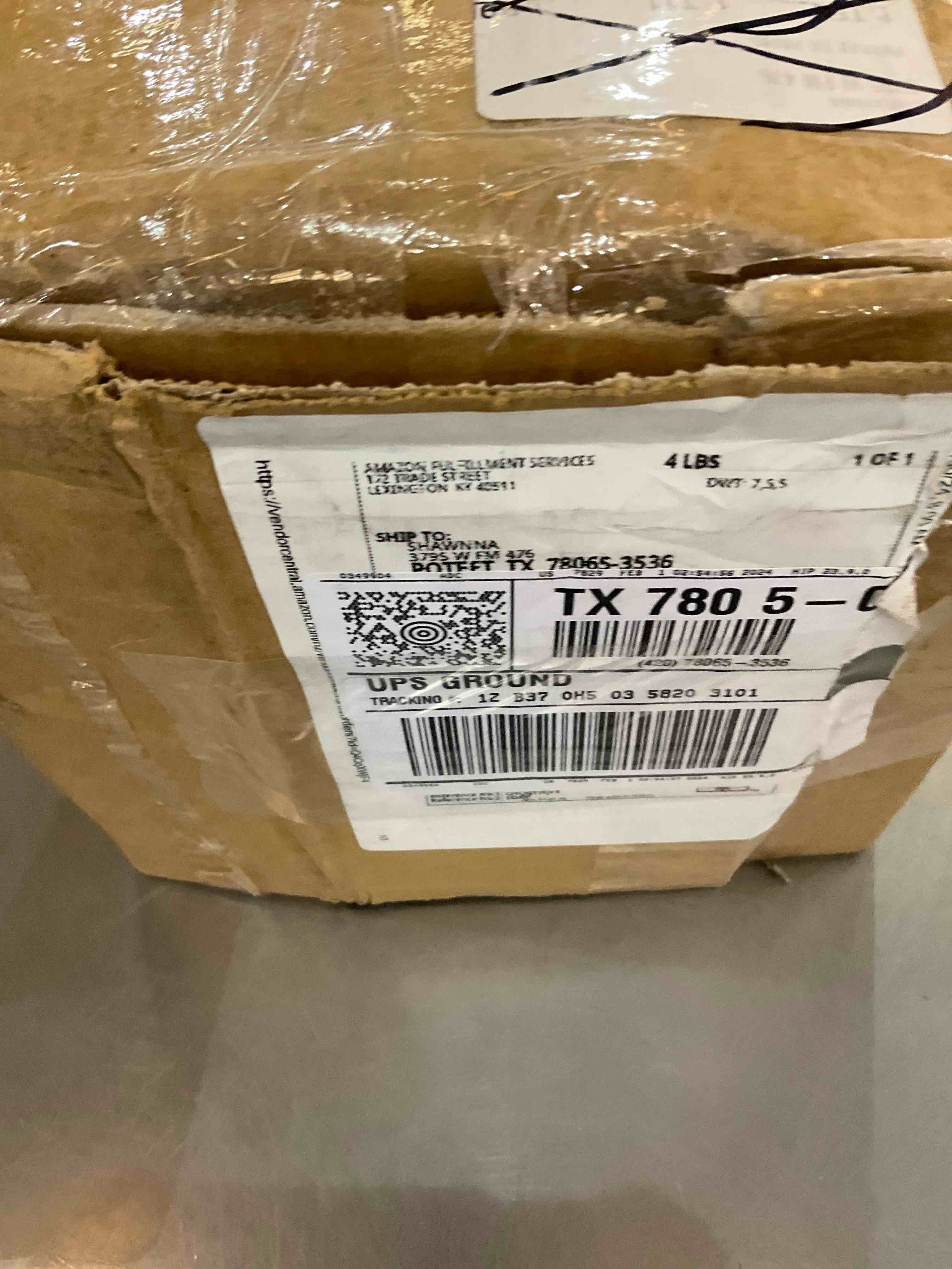 https://s3.amazonaws.com/lotting-images-prod/BargainHunt/EXS01263038_1710344462463.jpeg