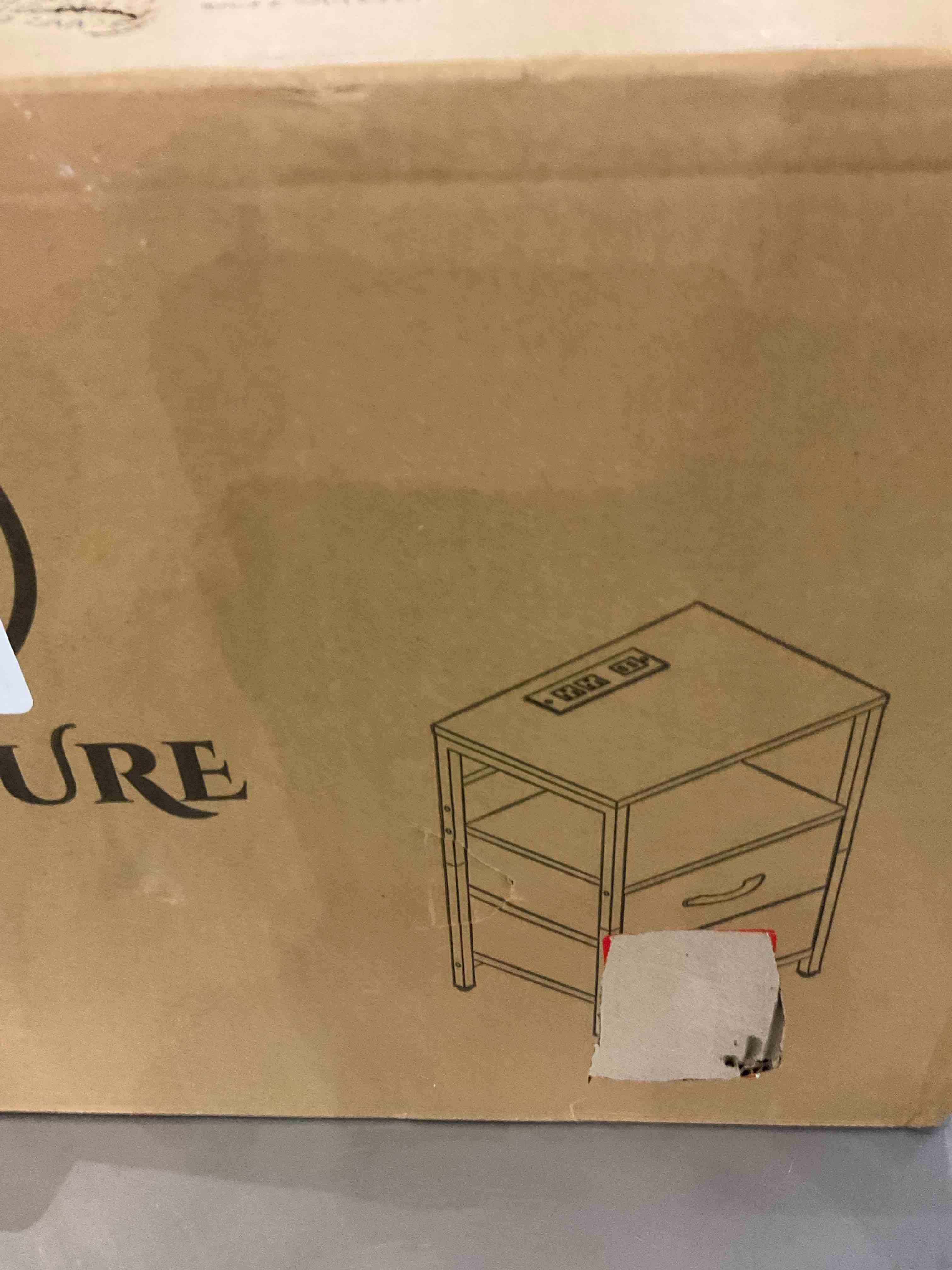 https://s3.amazonaws.com/lotting-images-prod/BargainHunt/EXS01263082_1710420173745.jpeg