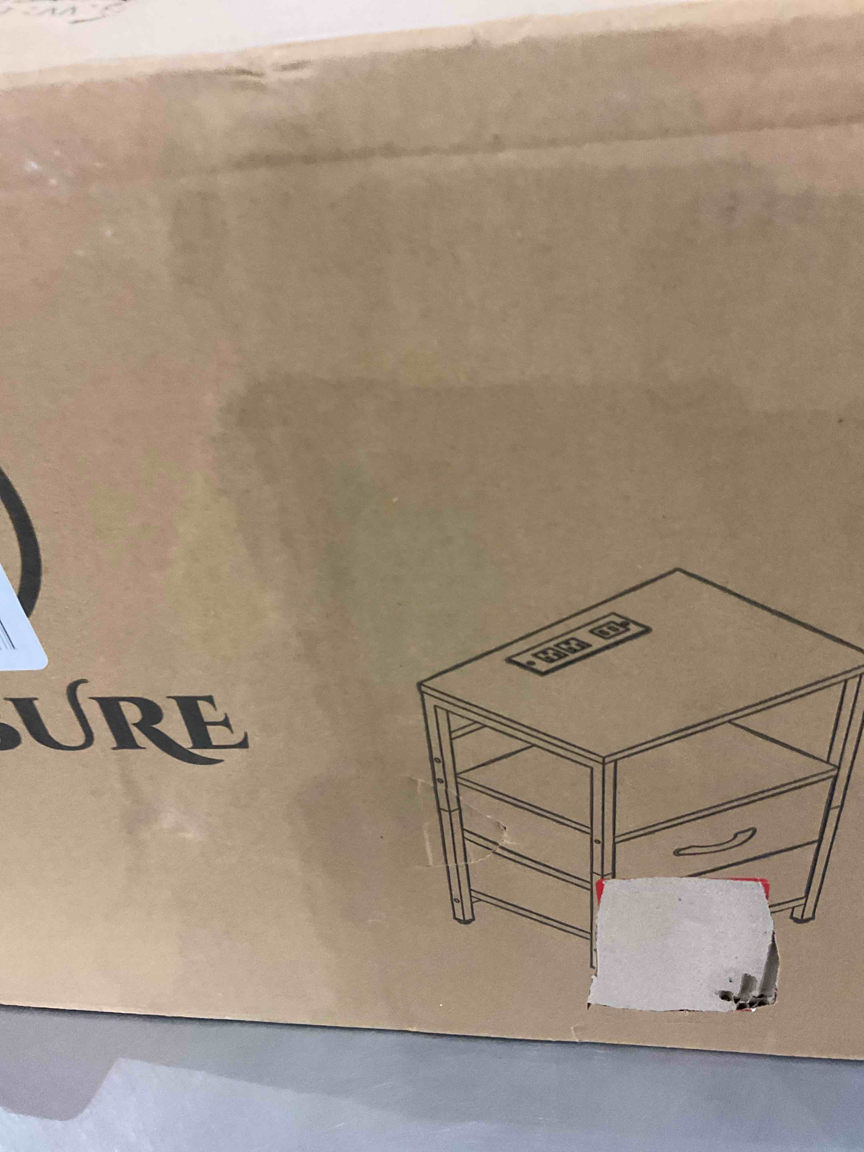 https://s3.amazonaws.com/lotting-images-prod/BargainHunt/EXS01263082_1710420196532.jpeg