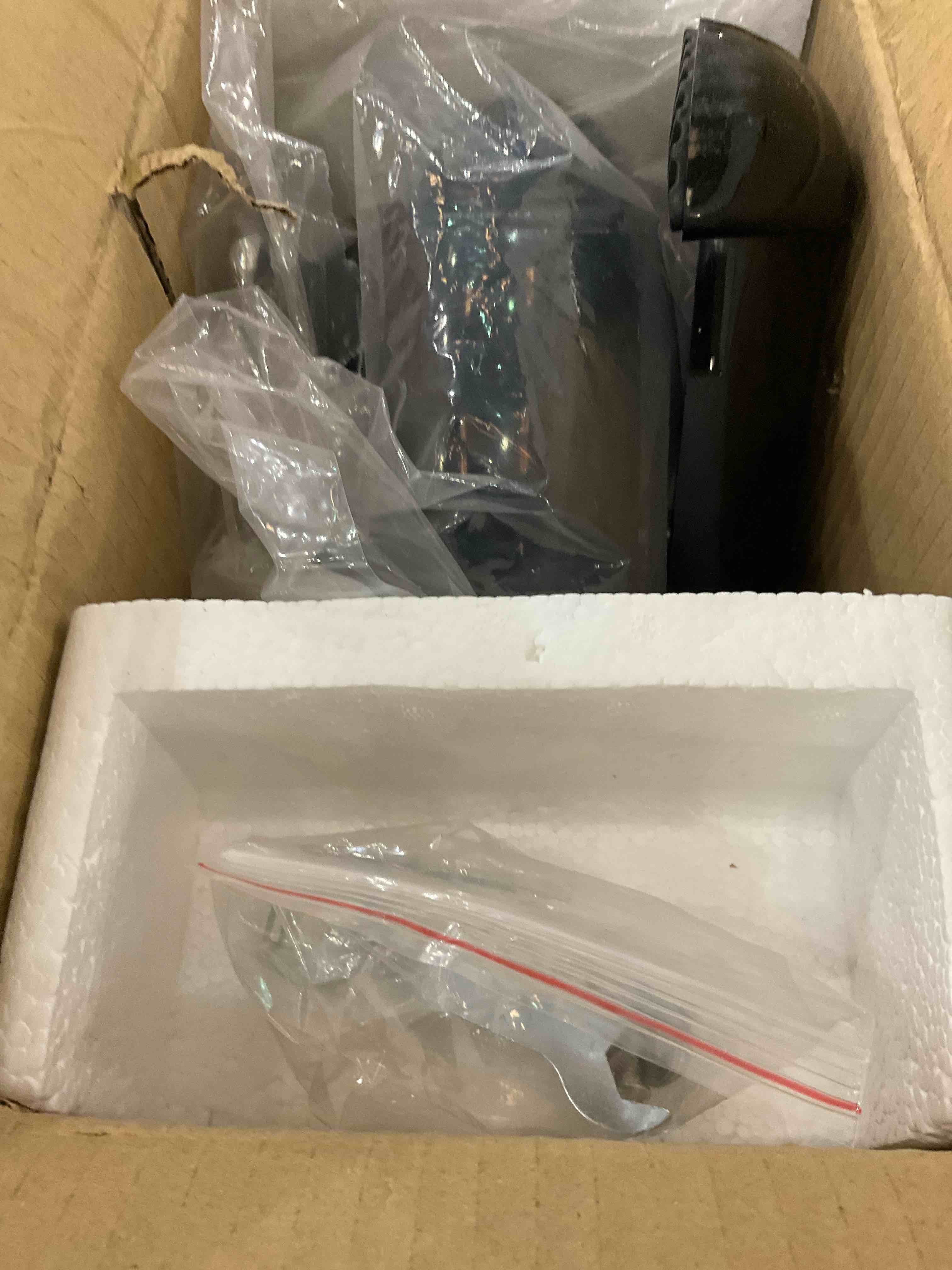 https://s3.amazonaws.com/lotting-images-prod/BargainHunt/EXS01263148_1710430098674.jpeg