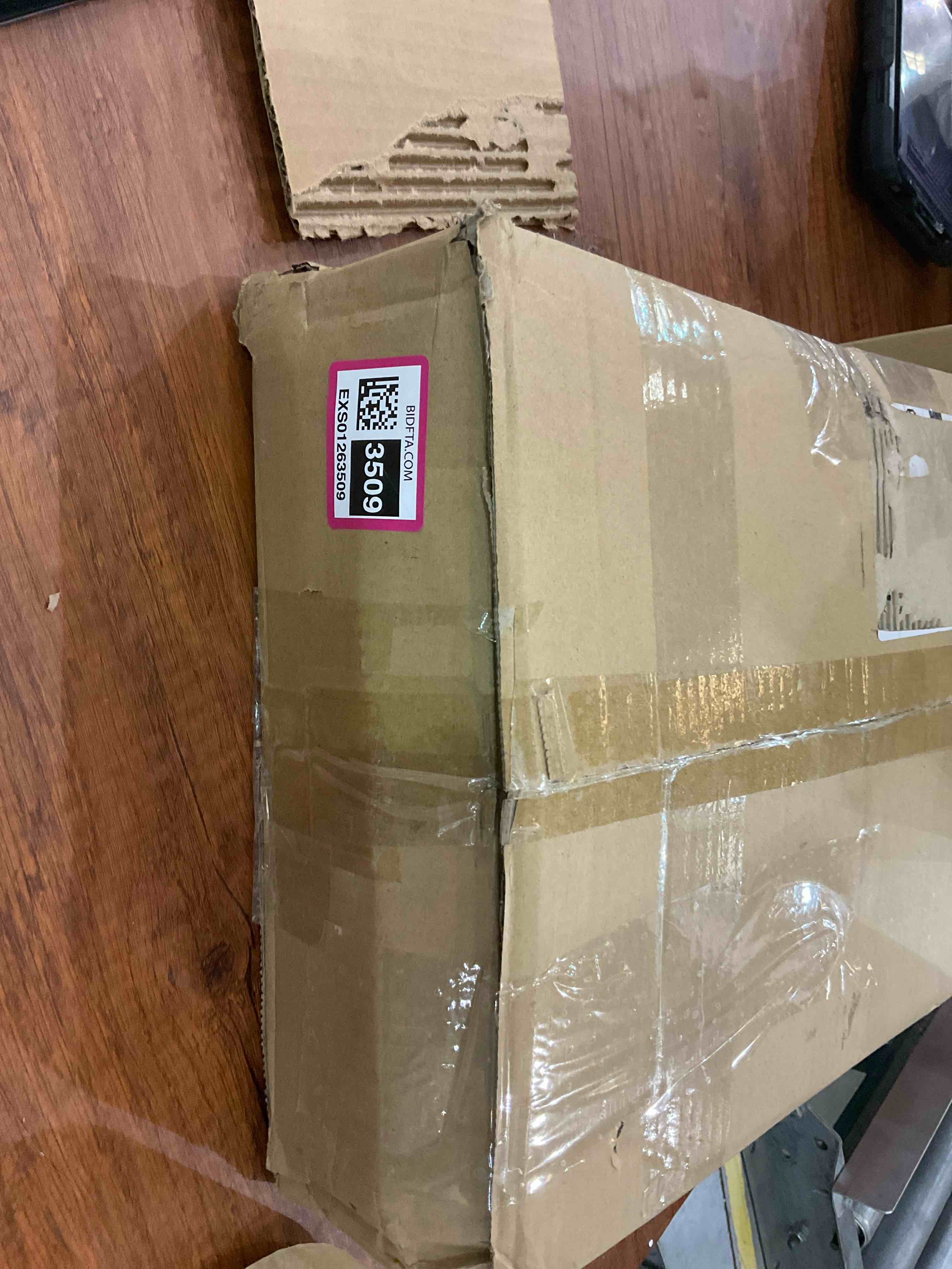 https://s3.amazonaws.com/lotting-images-prod/BargainHunt/EXS01263509_1712069632119.jpeg