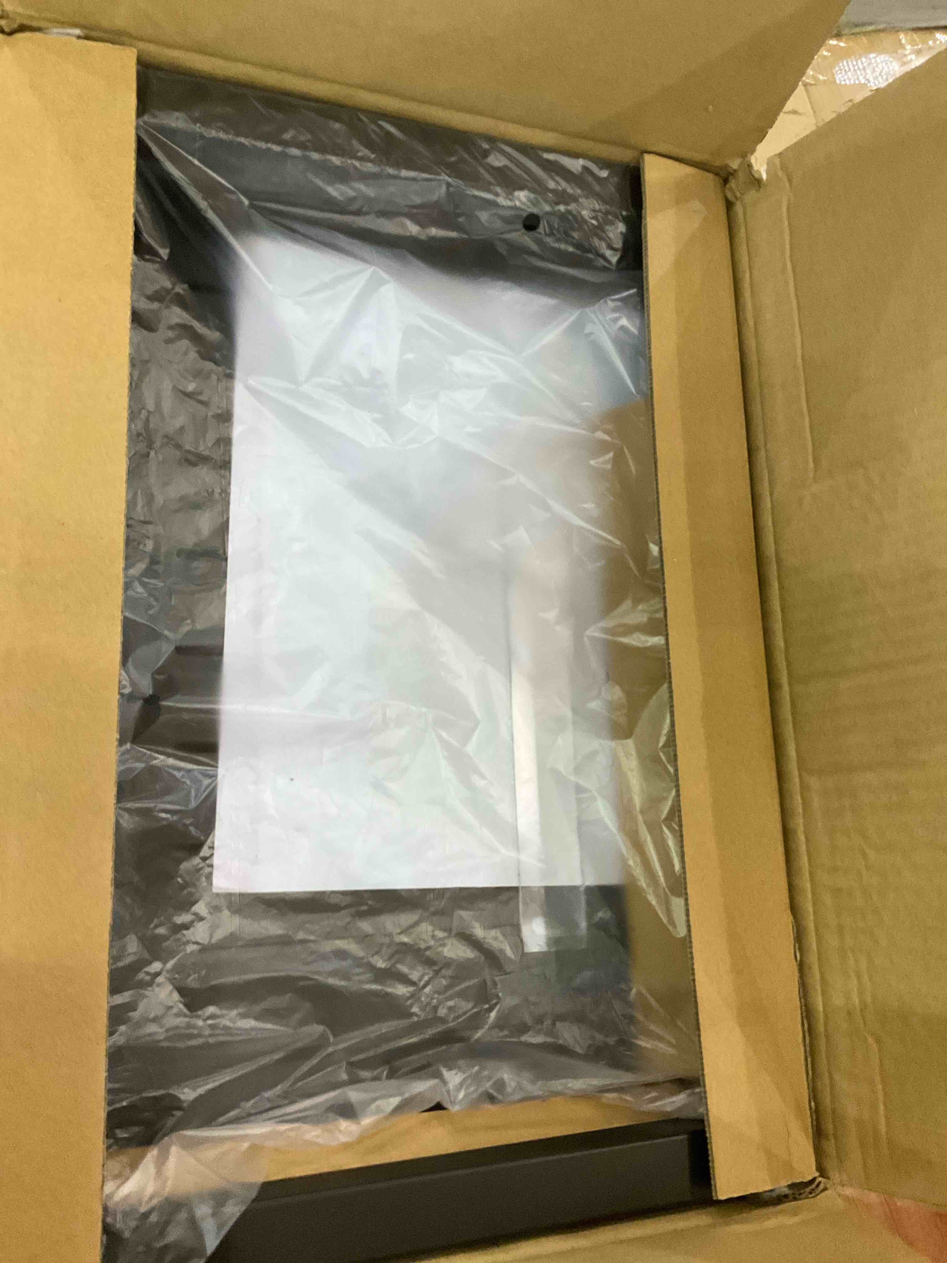 https://s3.amazonaws.com/lotting-images-prod/BargainHunt/EXS01263516_1712070764504.jpeg