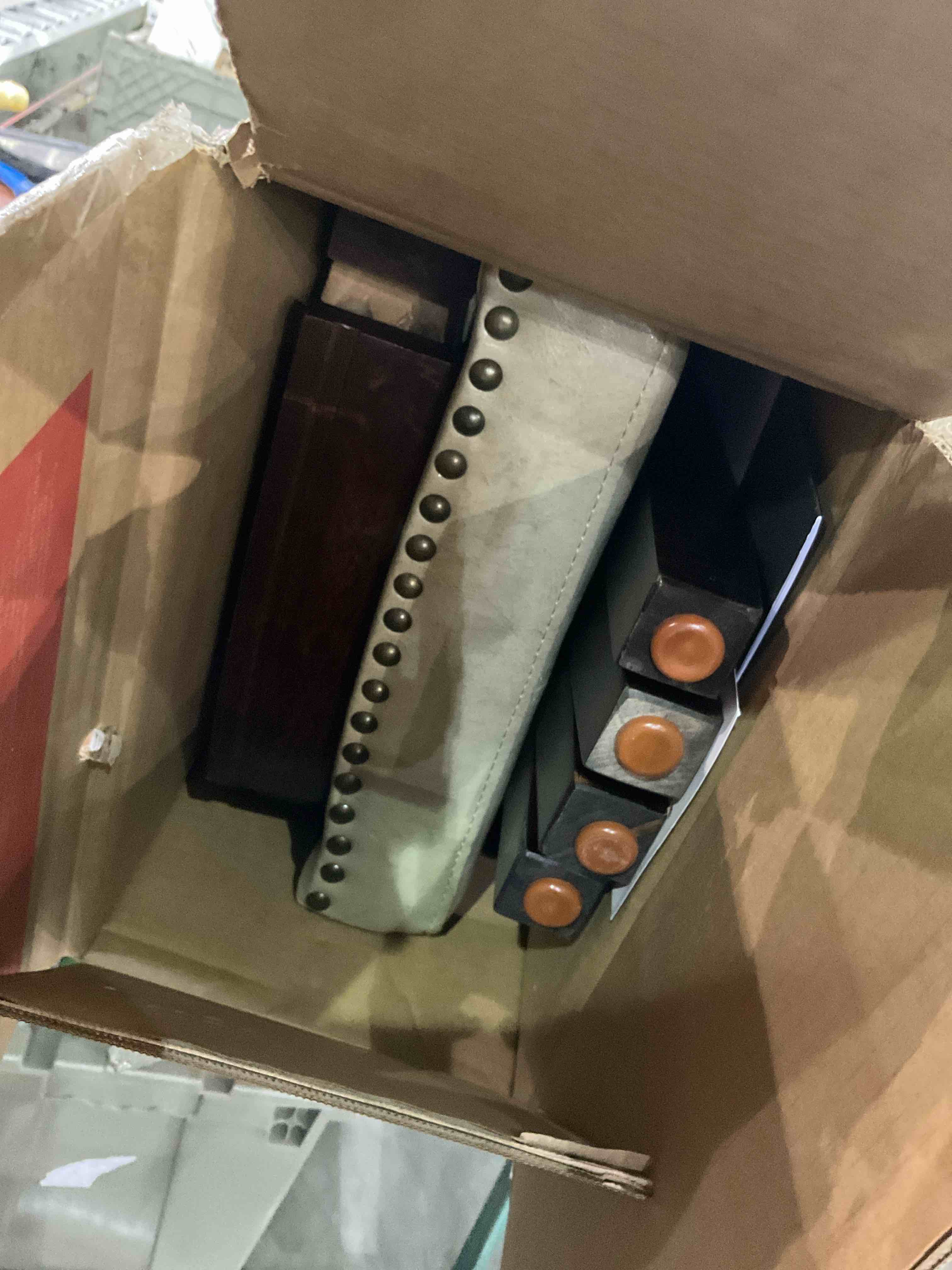 https://s3.amazonaws.com/lotting-images-prod/BargainHunt/EXS01263578_1712147012977.jpeg