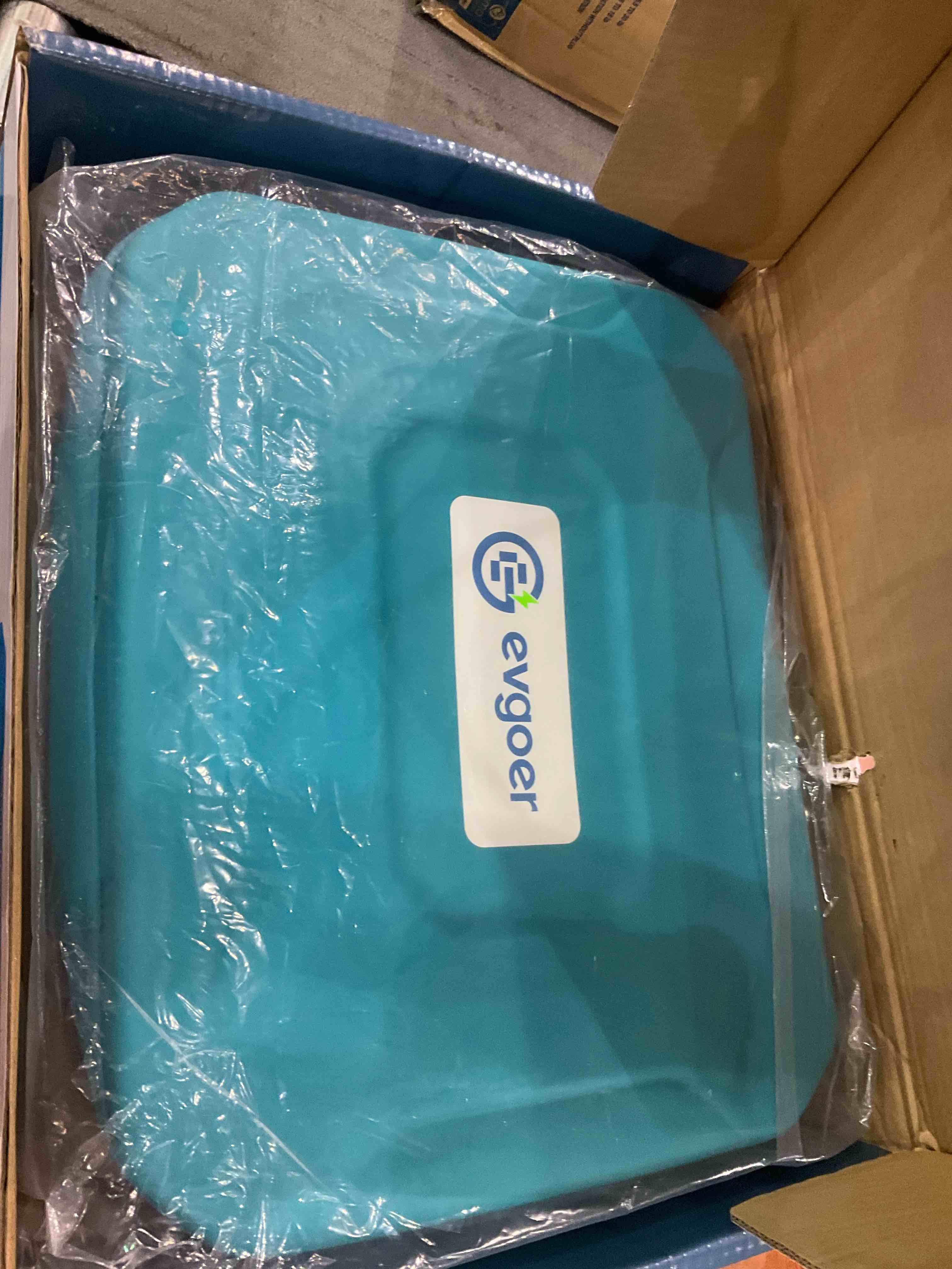 https://s3.amazonaws.com/lotting-images-prod/BargainHunt/EXS01263582_1712148473236.jpeg
