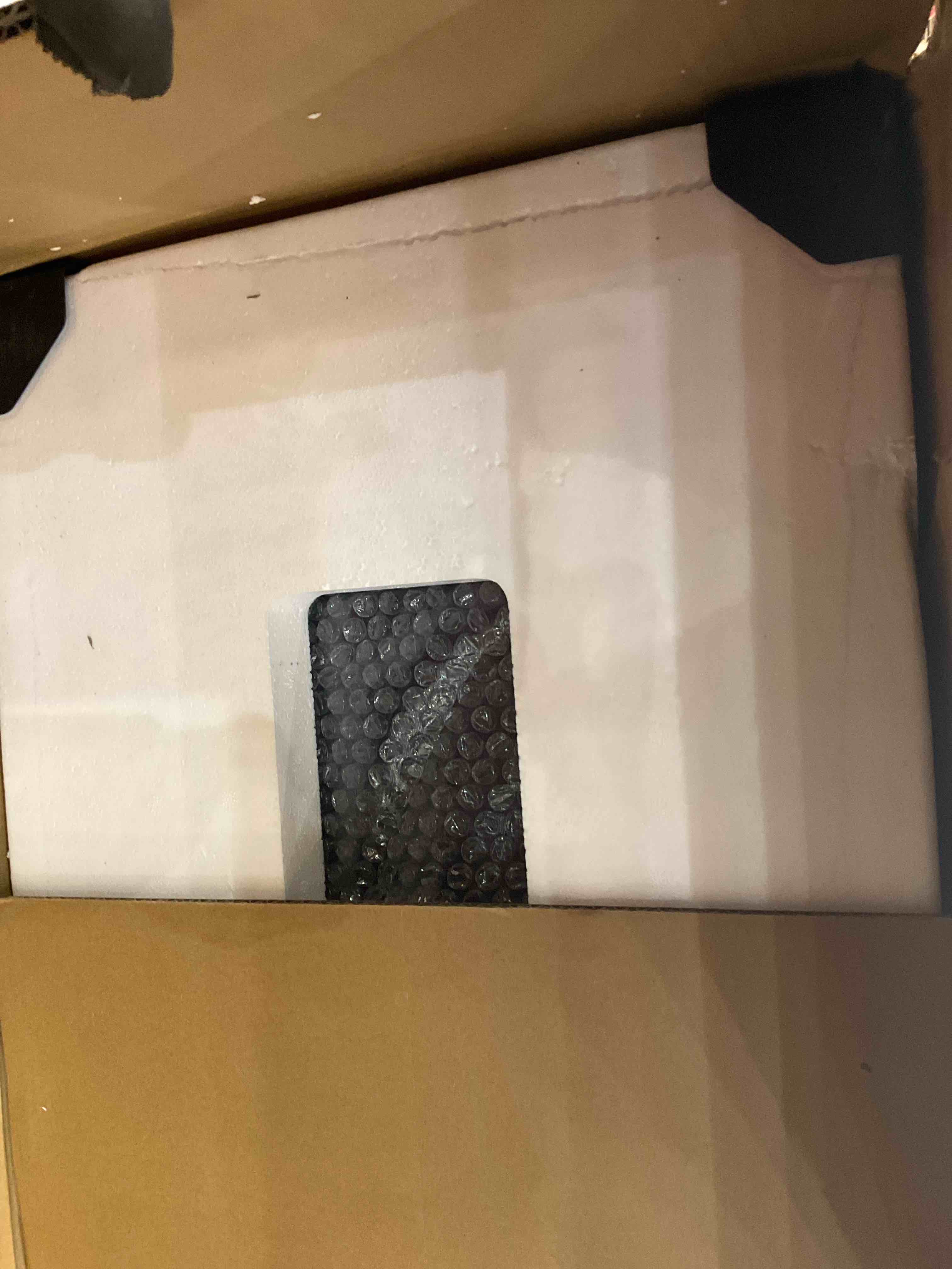 https://s3.amazonaws.com/lotting-images-prod/BargainHunt/EXS01263637_1712162774809.jpeg