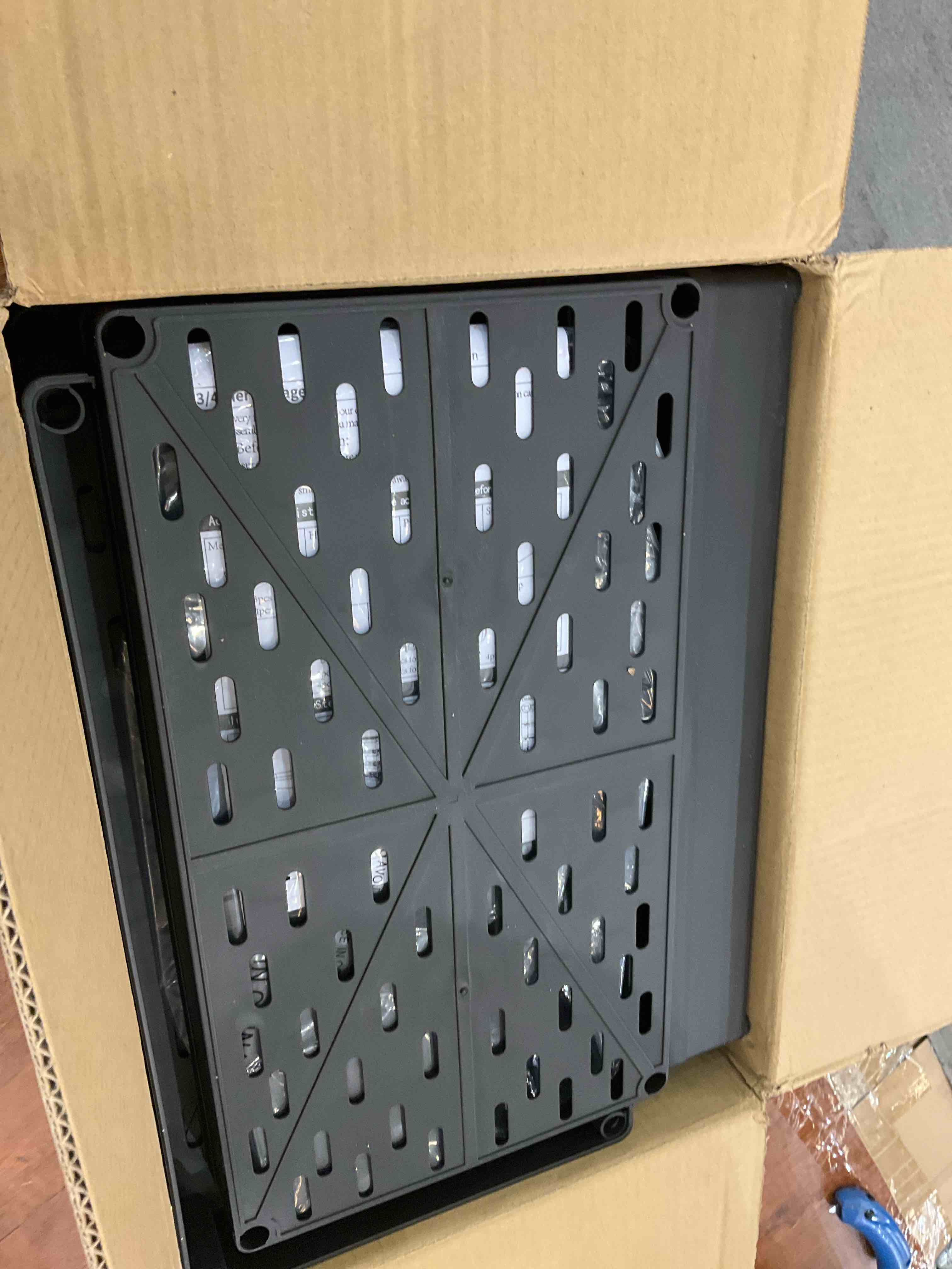 https://s3.amazonaws.com/lotting-images-prod/BargainHunt/EXS01263870_1712325556170.jpeg