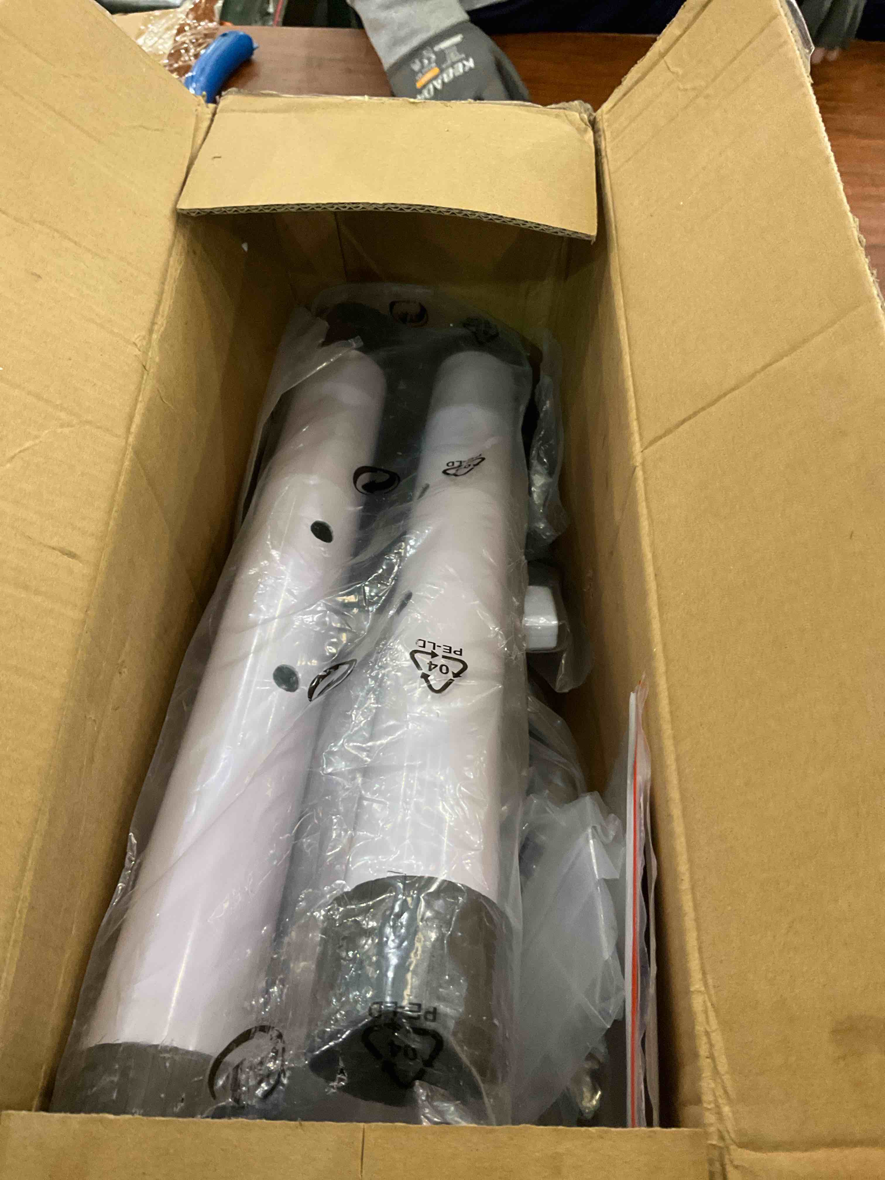 https://s3.amazonaws.com/lotting-images-prod/BargainHunt/EXS01263872_1712325776728.jpeg