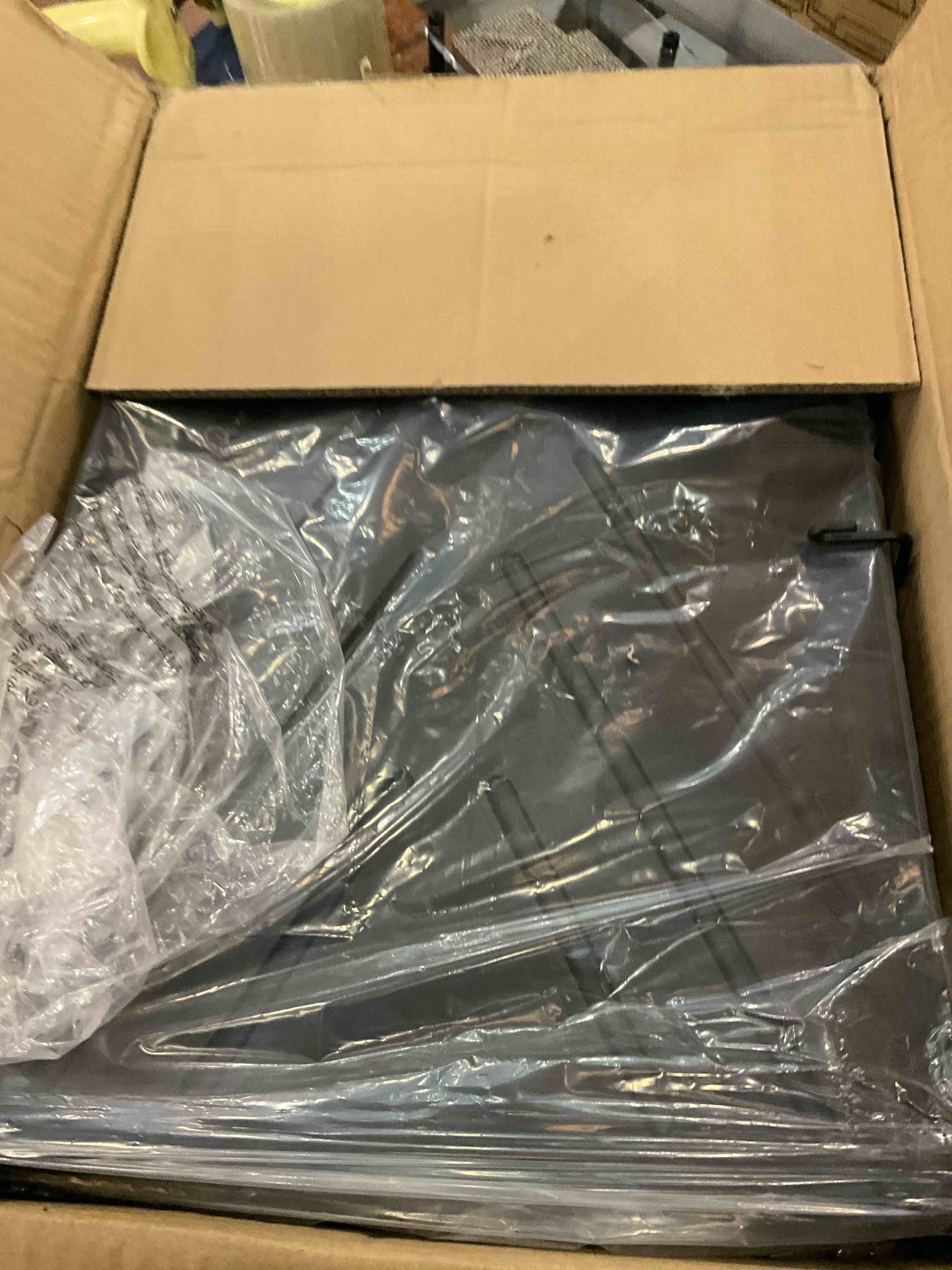https://s3.amazonaws.com/lotting-images-prod/BargainHunt/EXS01263934_1712338215486.jpeg