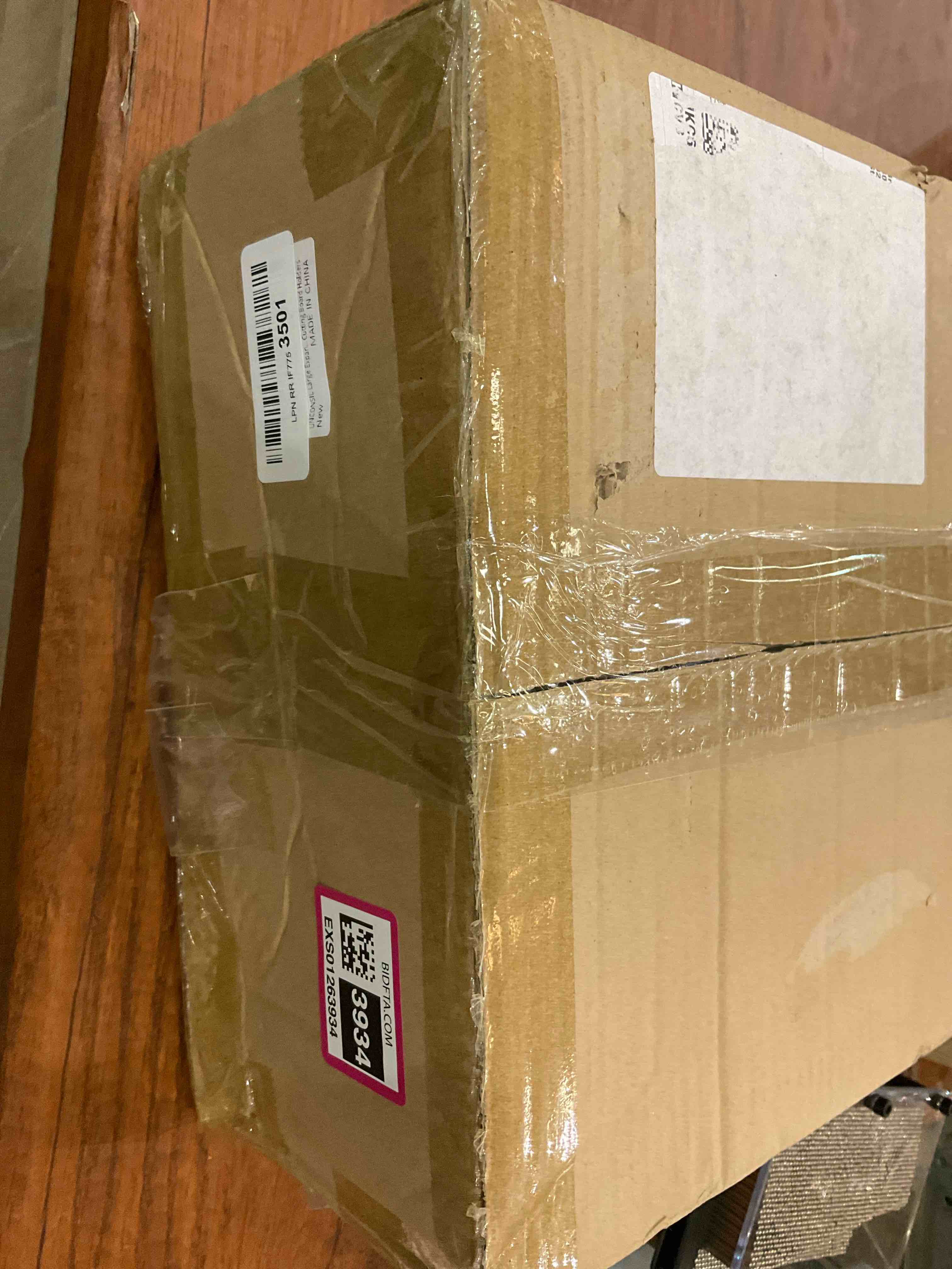 https://s3.amazonaws.com/lotting-images-prod/BargainHunt/EXS01263934_1712338237900.jpeg