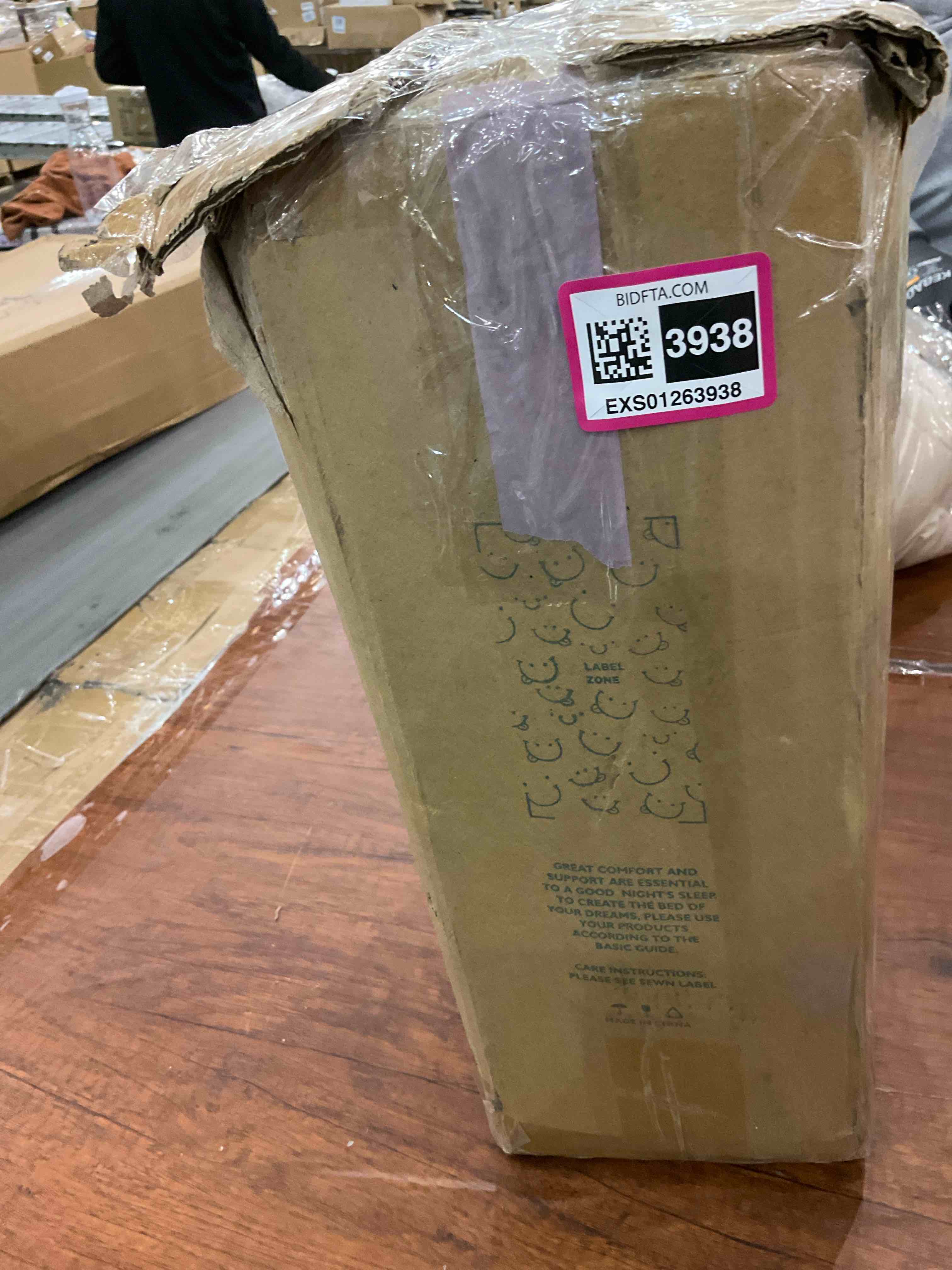 https://s3.amazonaws.com/lotting-images-prod/BargainHunt/EXS01263938_1712338904730.jpeg