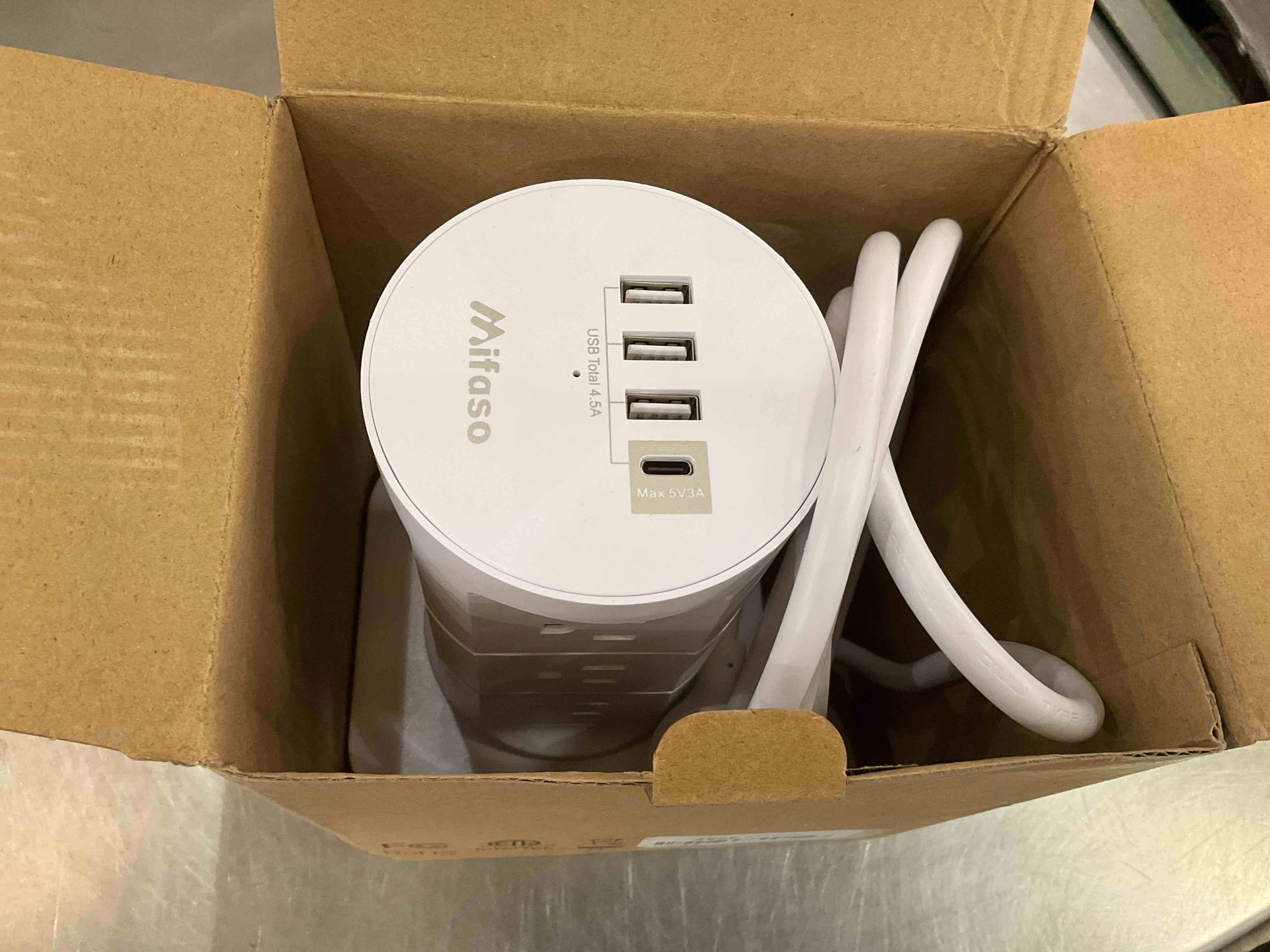 https://s3.amazonaws.com/lotting-images-prod/BargainHunt/EXS01264644_1711048466895.jpeg