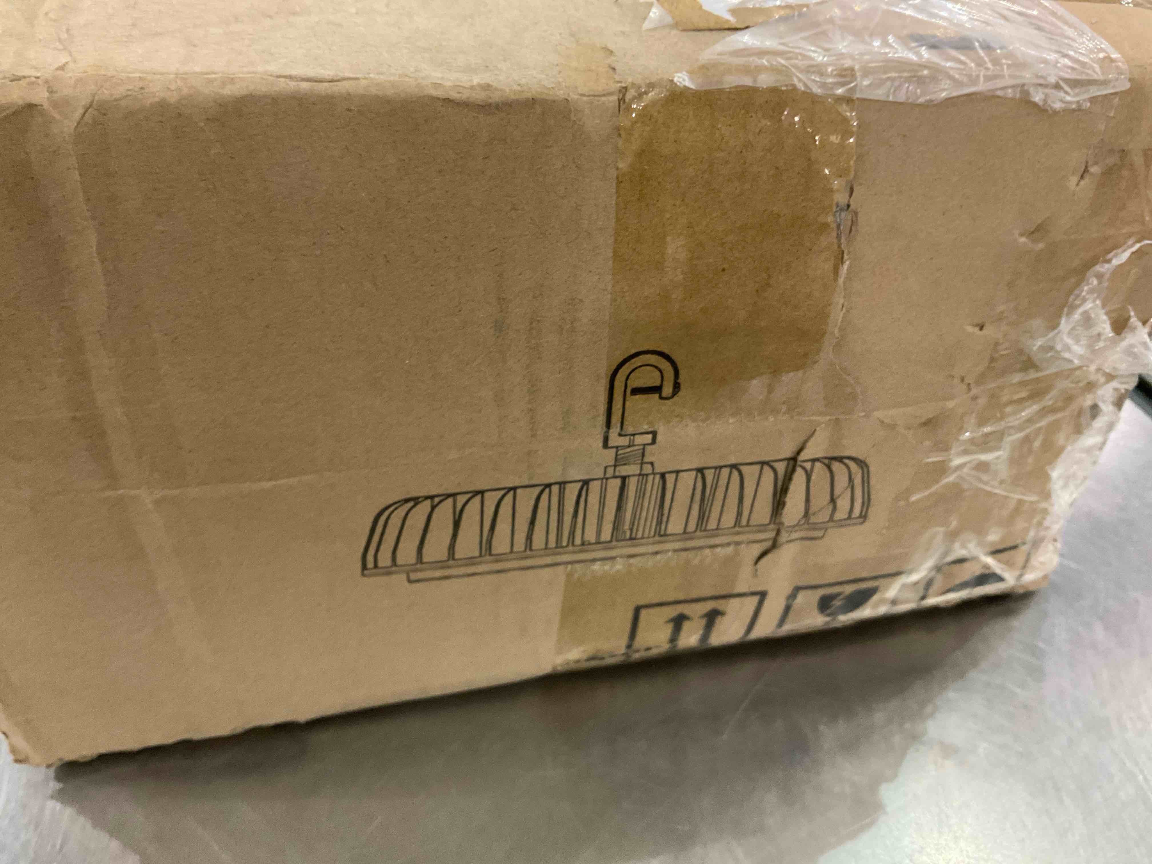 https://s3.amazonaws.com/lotting-images-prod/BargainHunt/EXS01264687_1711119758108.jpeg