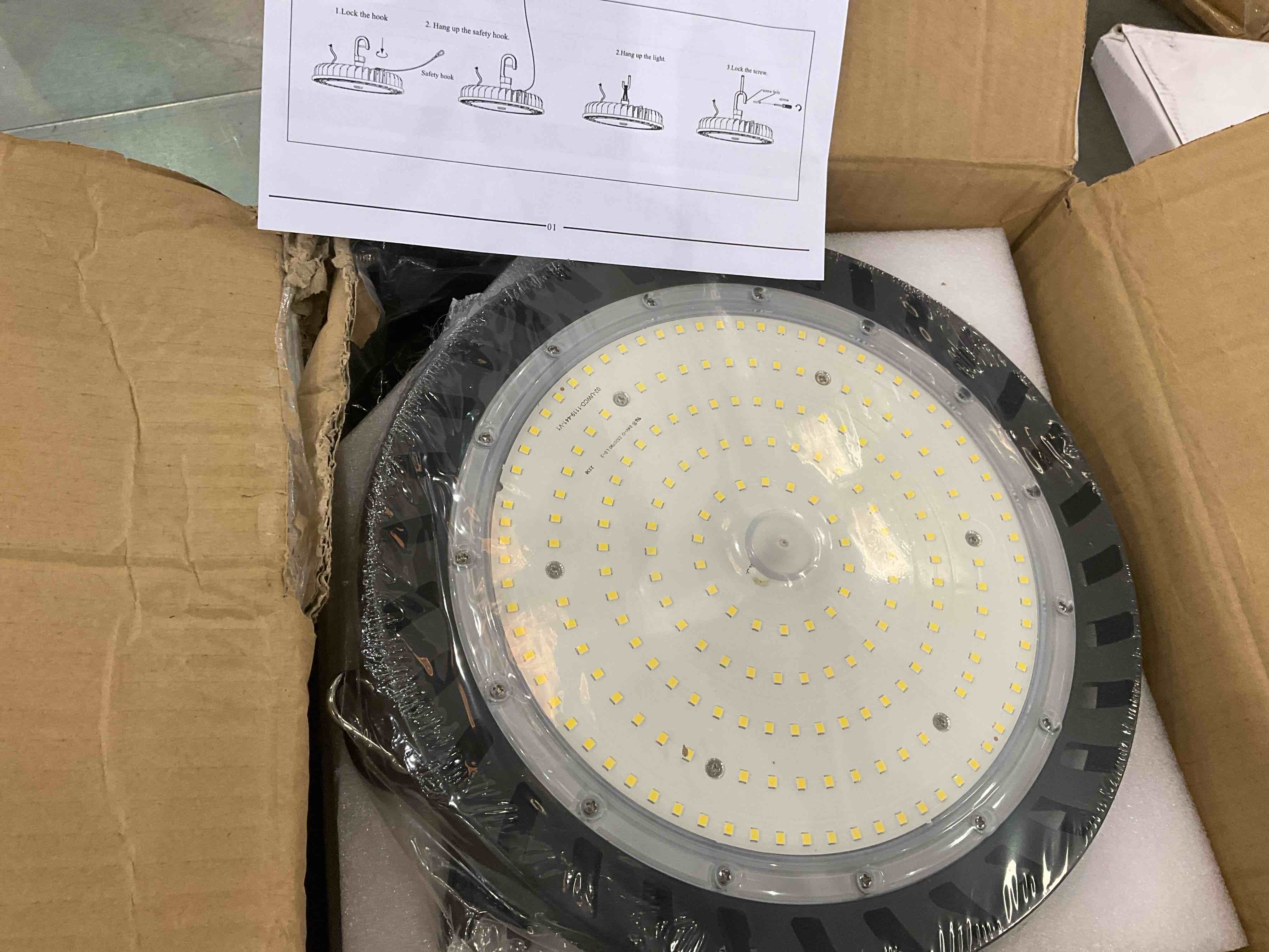 https://s3.amazonaws.com/lotting-images-prod/BargainHunt/EXS01264687_1711119814220.jpeg
