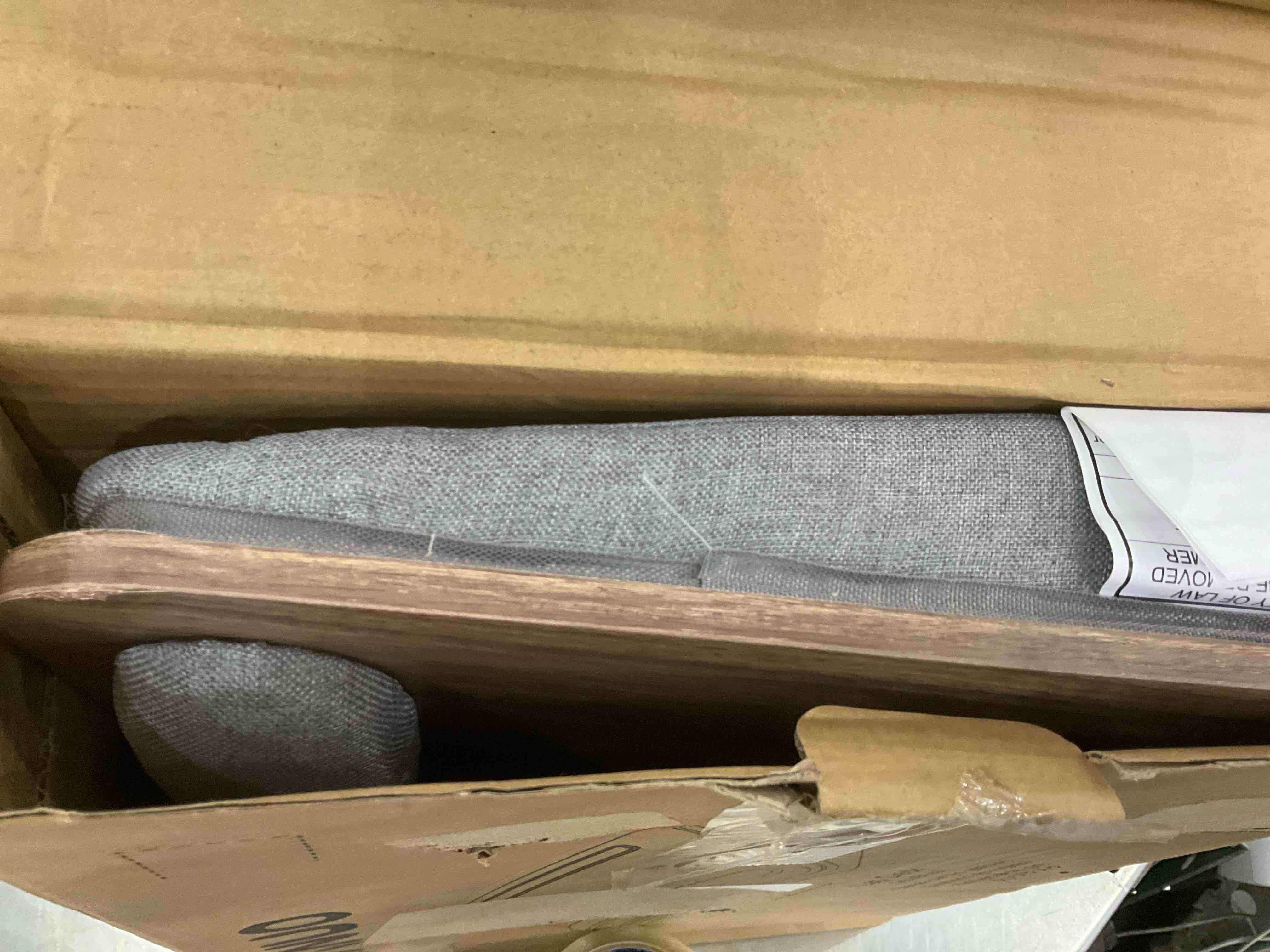 https://s3.amazonaws.com/lotting-images-prod/BargainHunt/EXS01264690_1711120119179.jpeg