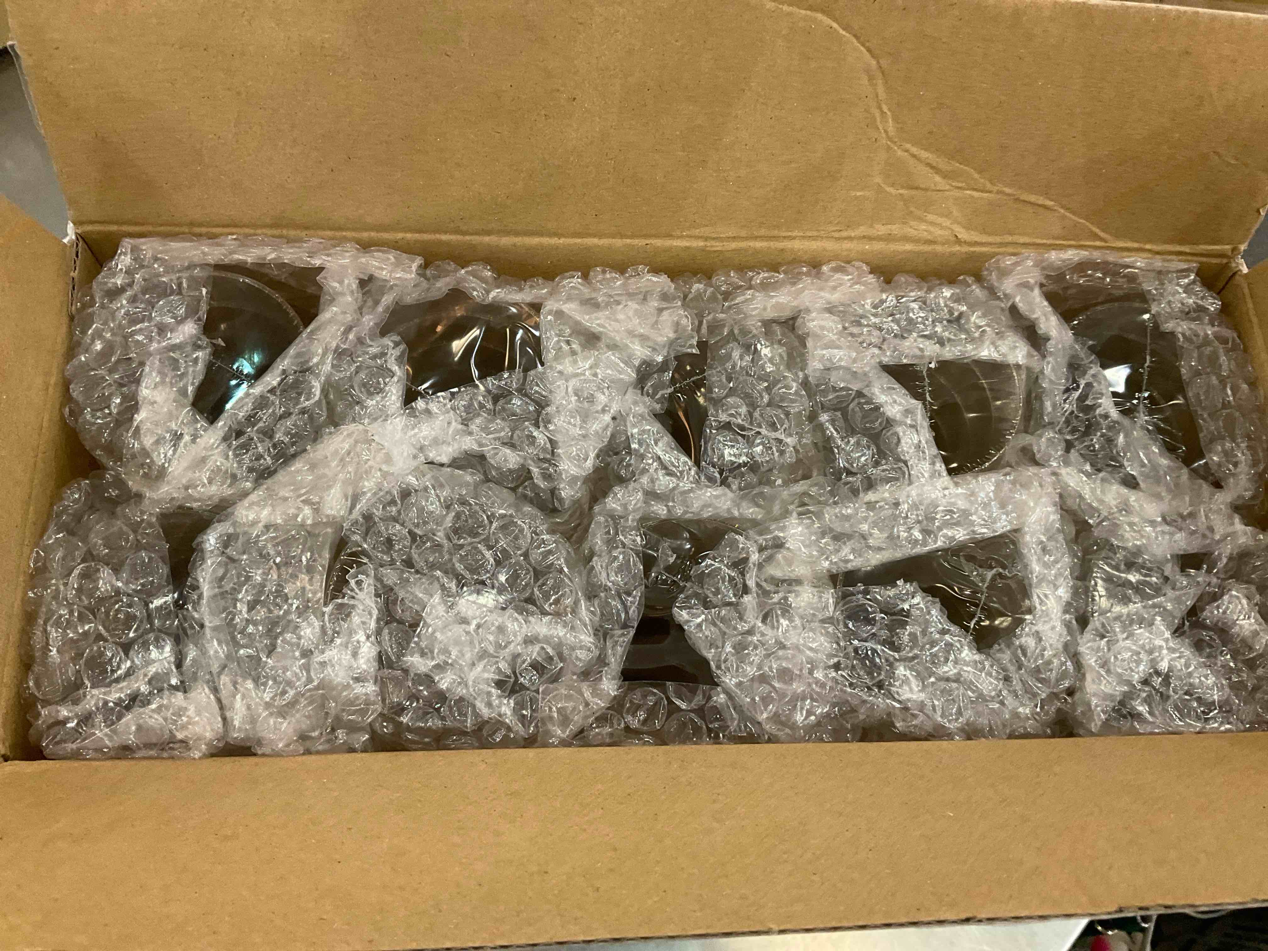 https://s3.amazonaws.com/lotting-images-prod/BargainHunt/EXS01264709_1711125909222.jpeg
