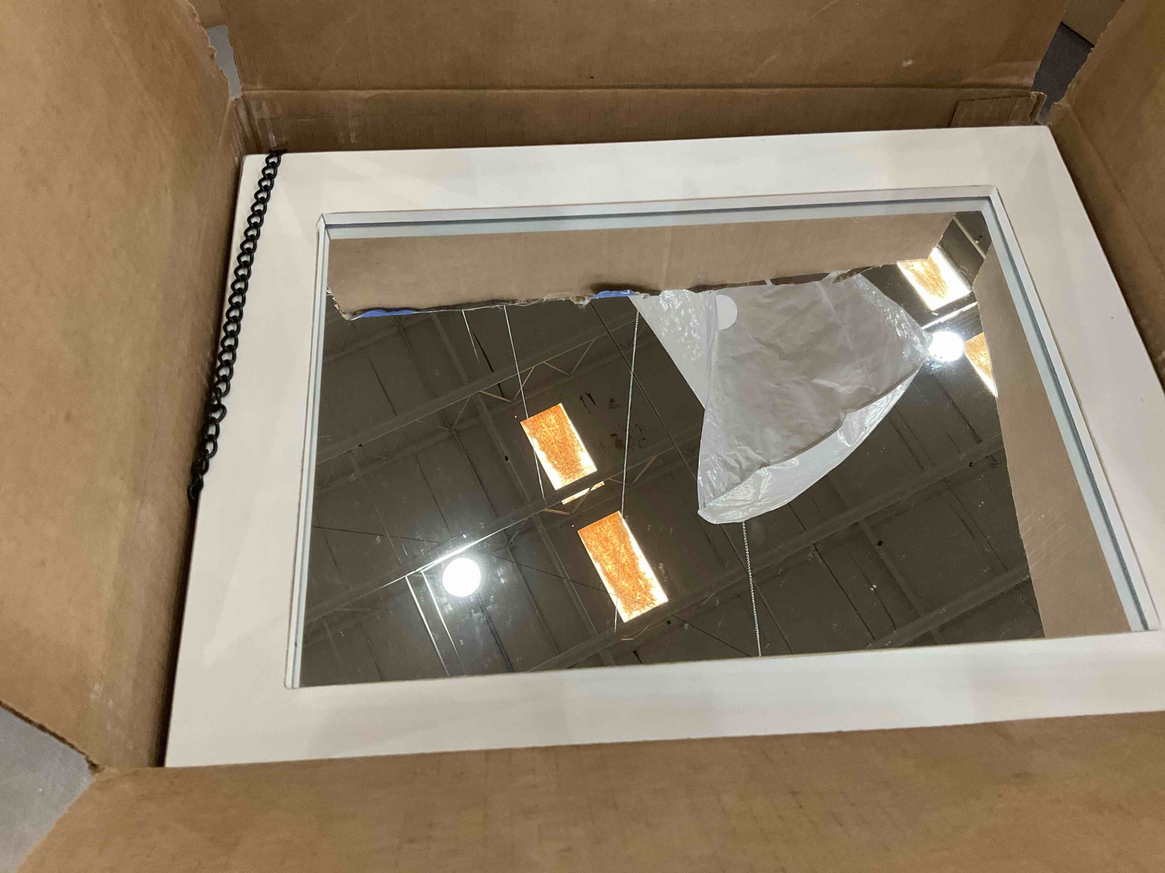 https://s3.amazonaws.com/lotting-images-prod/BargainHunt/EXS01264724_1711127820484.jpeg