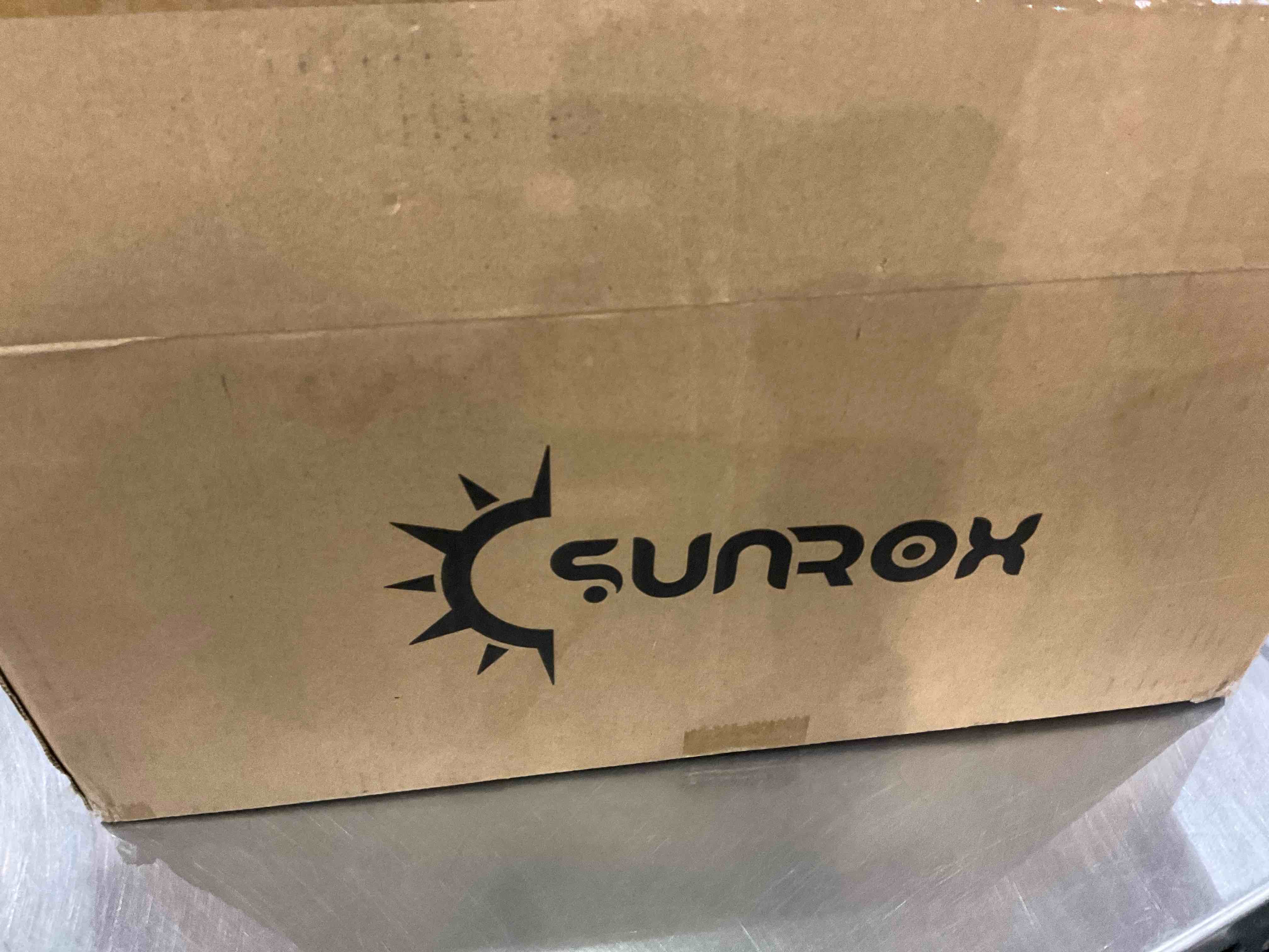https://s3.amazonaws.com/lotting-images-prod/BargainHunt/EXS01264782_1711367734305.jpeg