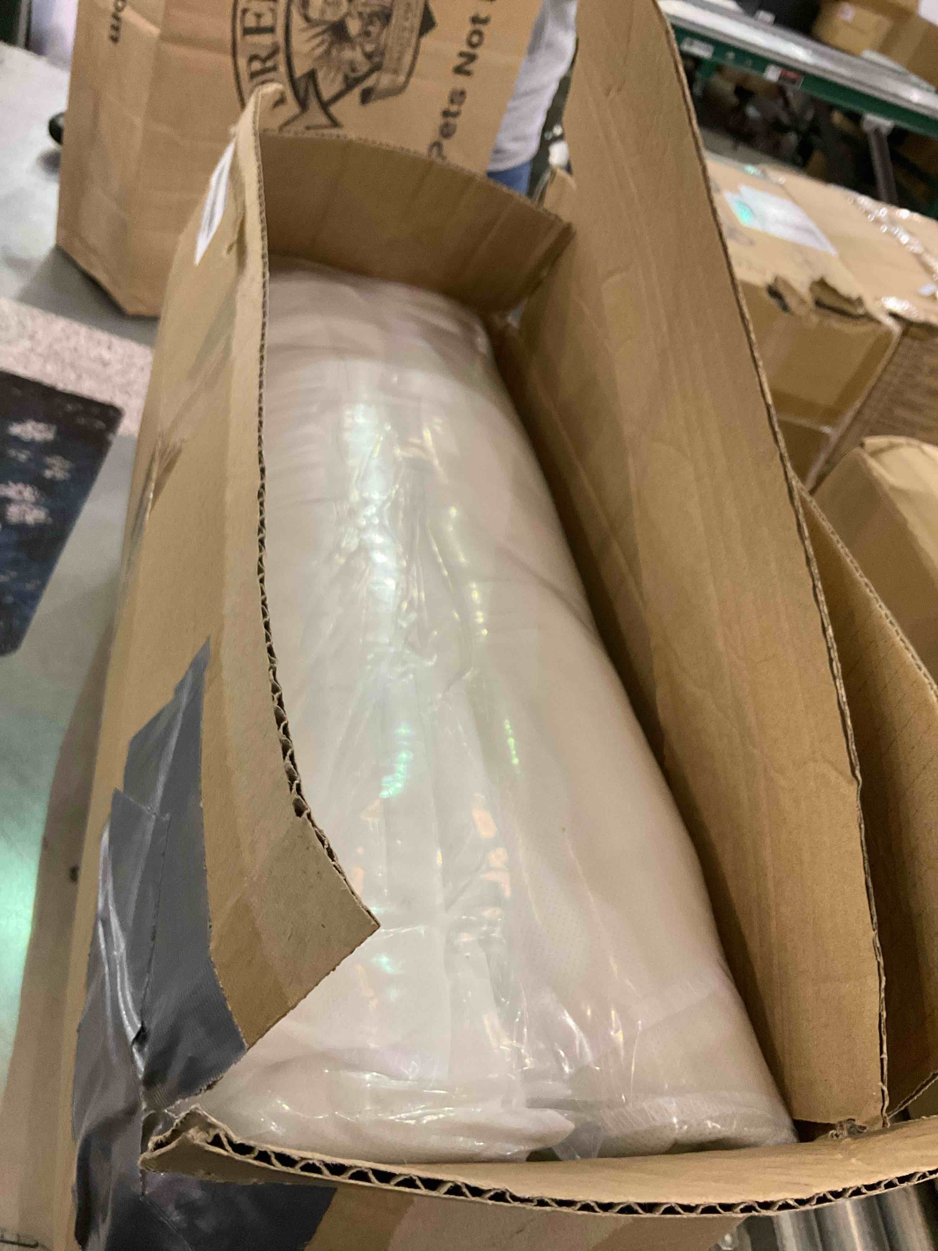 https://s3.amazonaws.com/lotting-images-prod/BargainHunt/EXS01265024_1709581537386.jpeg