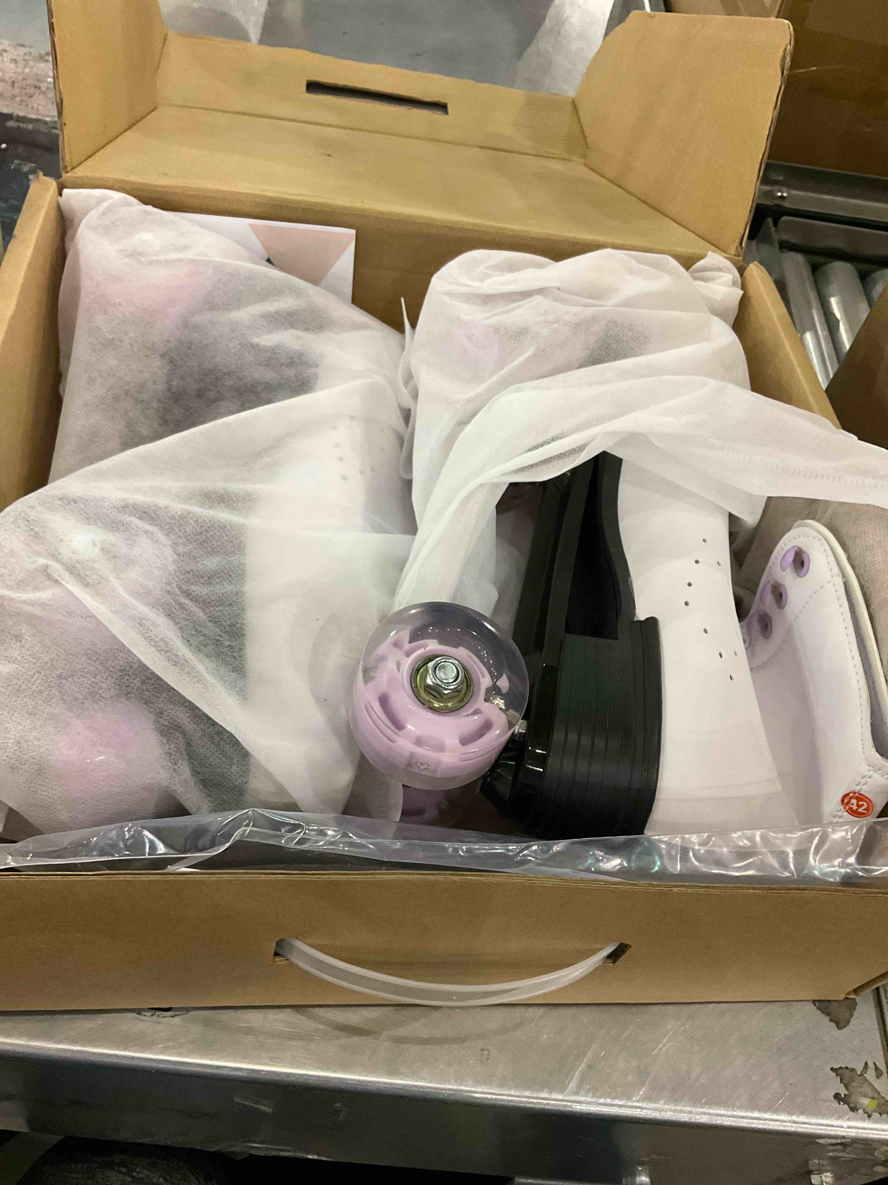 https://s3.amazonaws.com/lotting-images-prod/BargainHunt/EXS01265078_1709645536669.jpeg