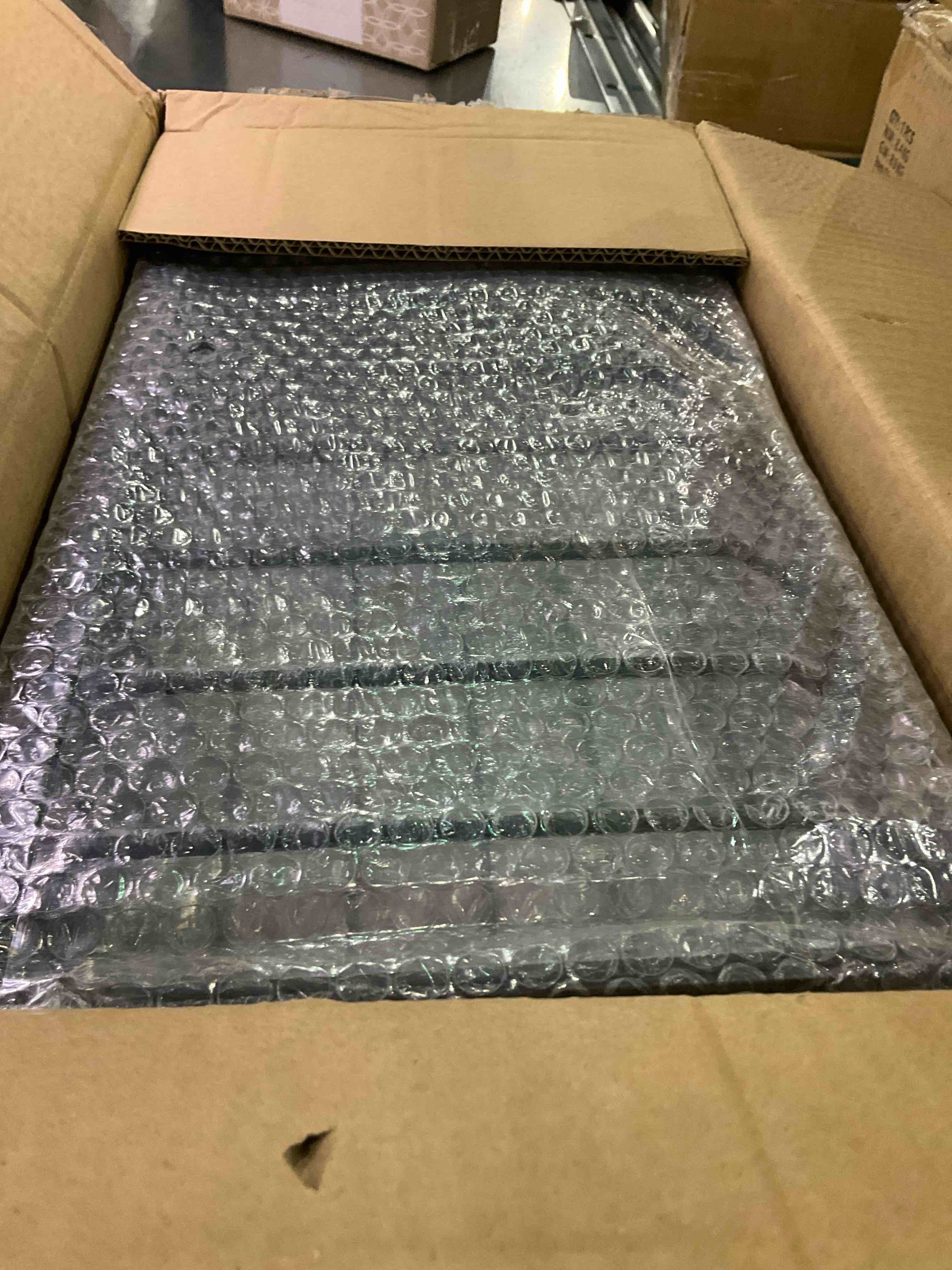 https://s3.amazonaws.com/lotting-images-prod/BargainHunt/EXS01265197_1709667610813.jpeg
