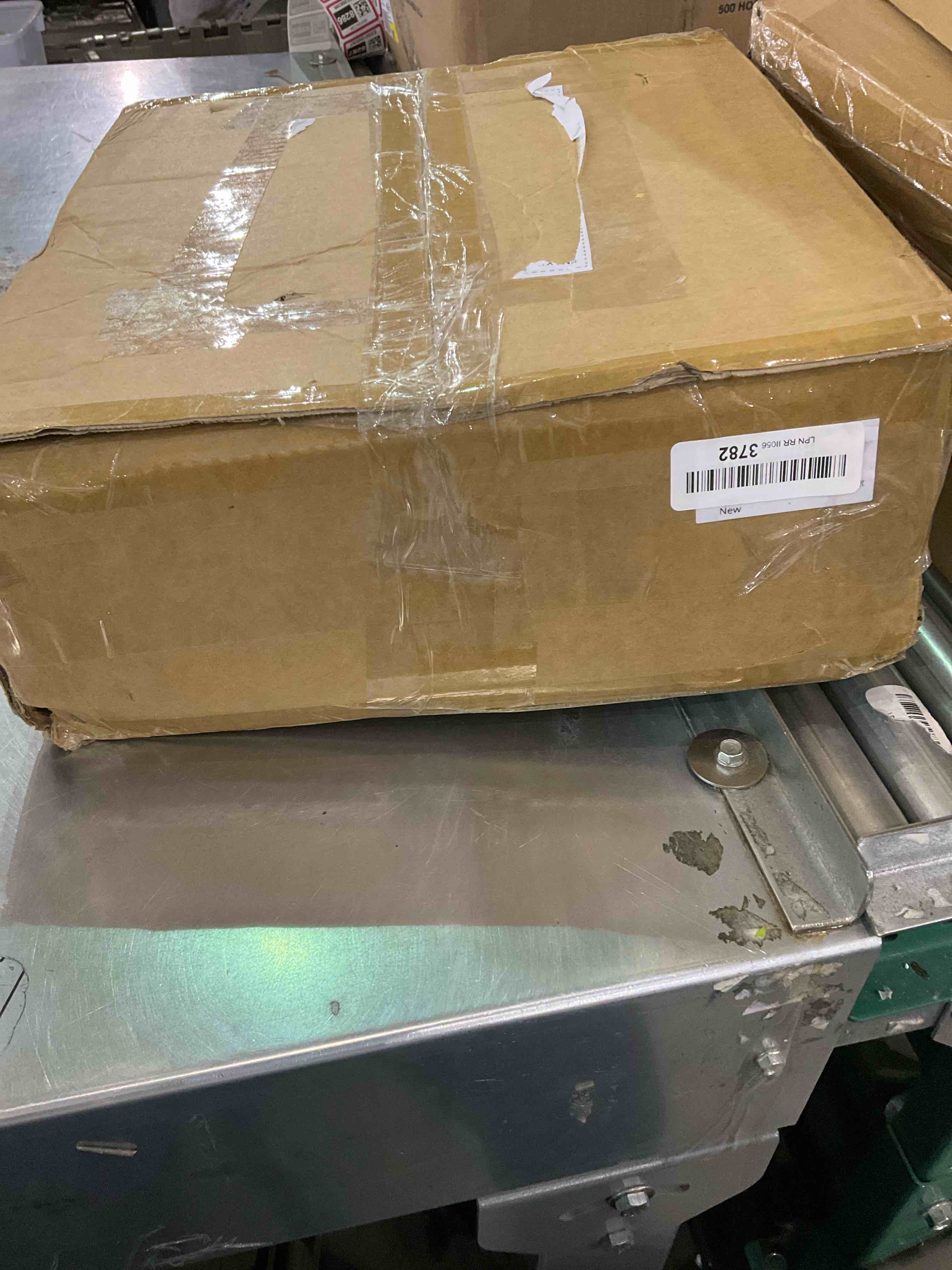 https://s3.amazonaws.com/lotting-images-prod/BargainHunt/EXS01265238_1709731356686.jpeg