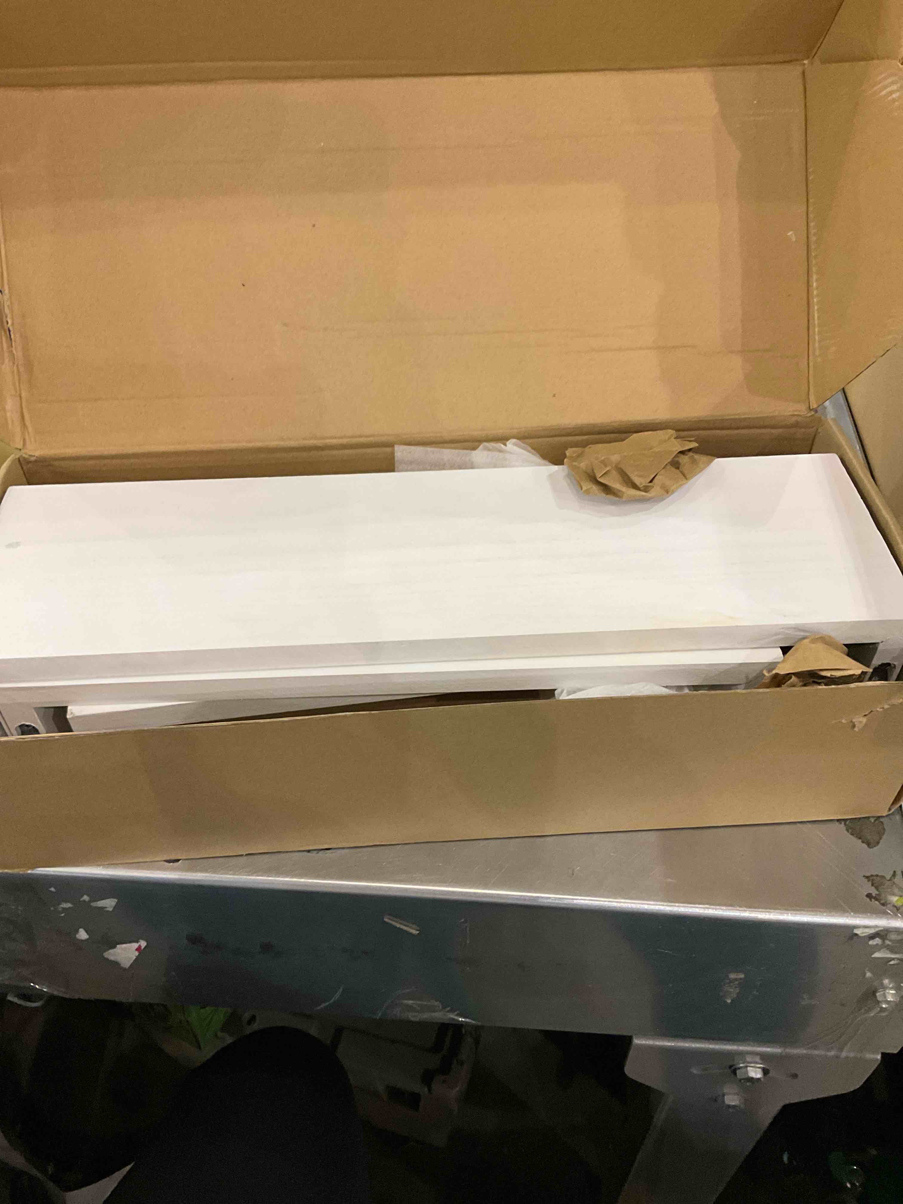 https://s3.amazonaws.com/lotting-images-prod/BargainHunt/EXS01265239_1709731511555.jpeg