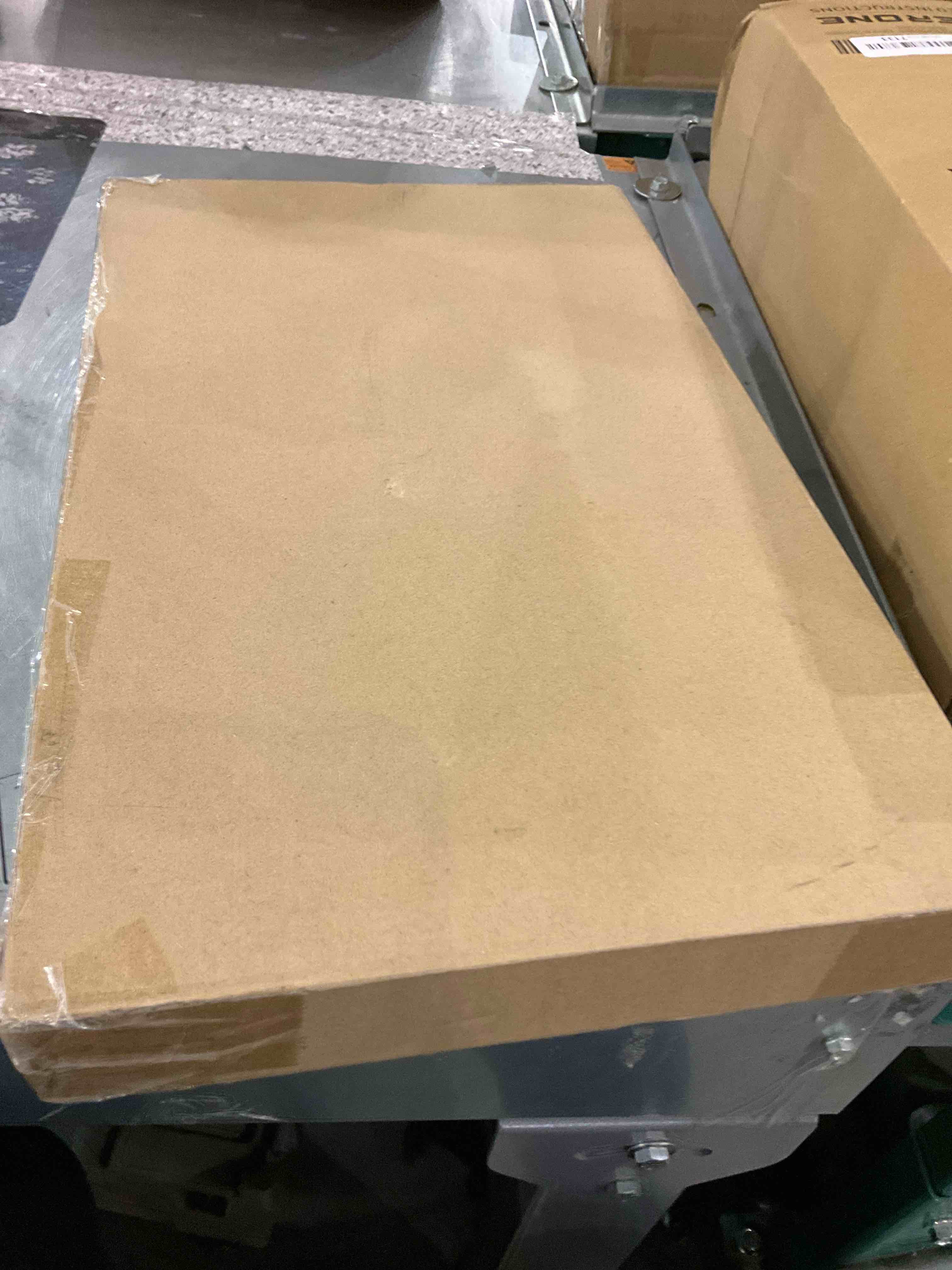 https://s3.amazonaws.com/lotting-images-prod/BargainHunt/EXS01265240_1709731611450.jpeg