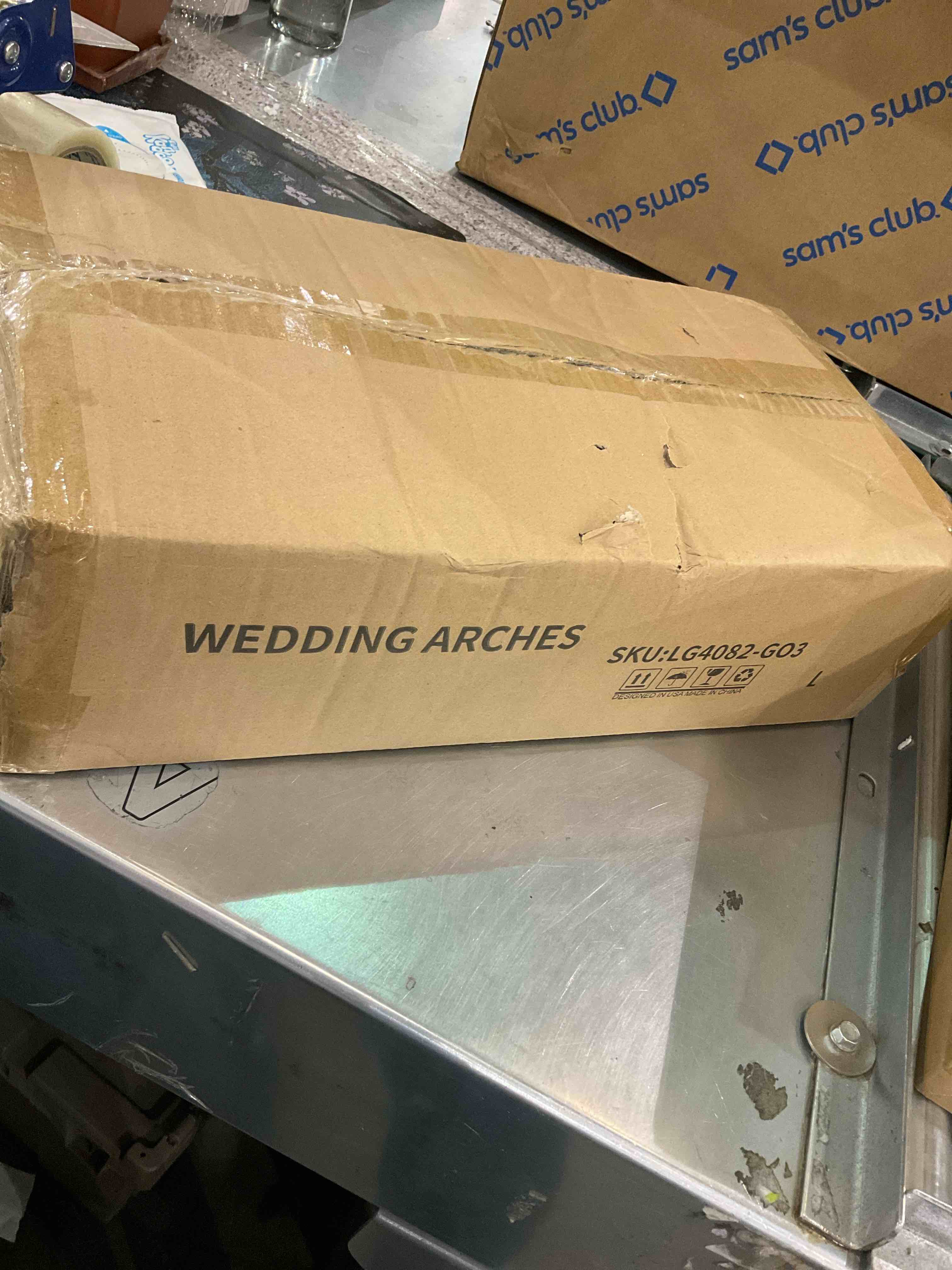 https://s3.amazonaws.com/lotting-images-prod/BargainHunt/EXS01265253_1709735582114.jpeg