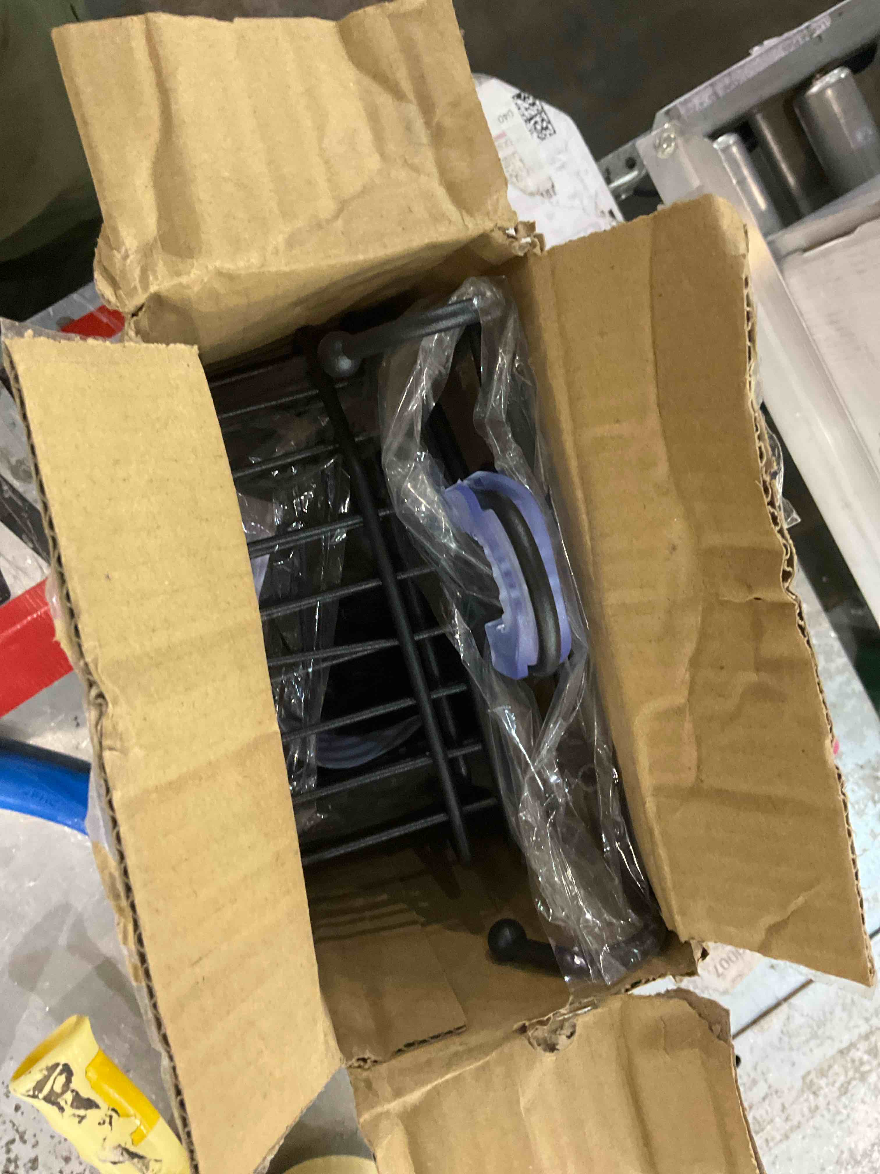 https://s3.amazonaws.com/lotting-images-prod/BargainHunt/EXS01265525_1711110789758.jpeg