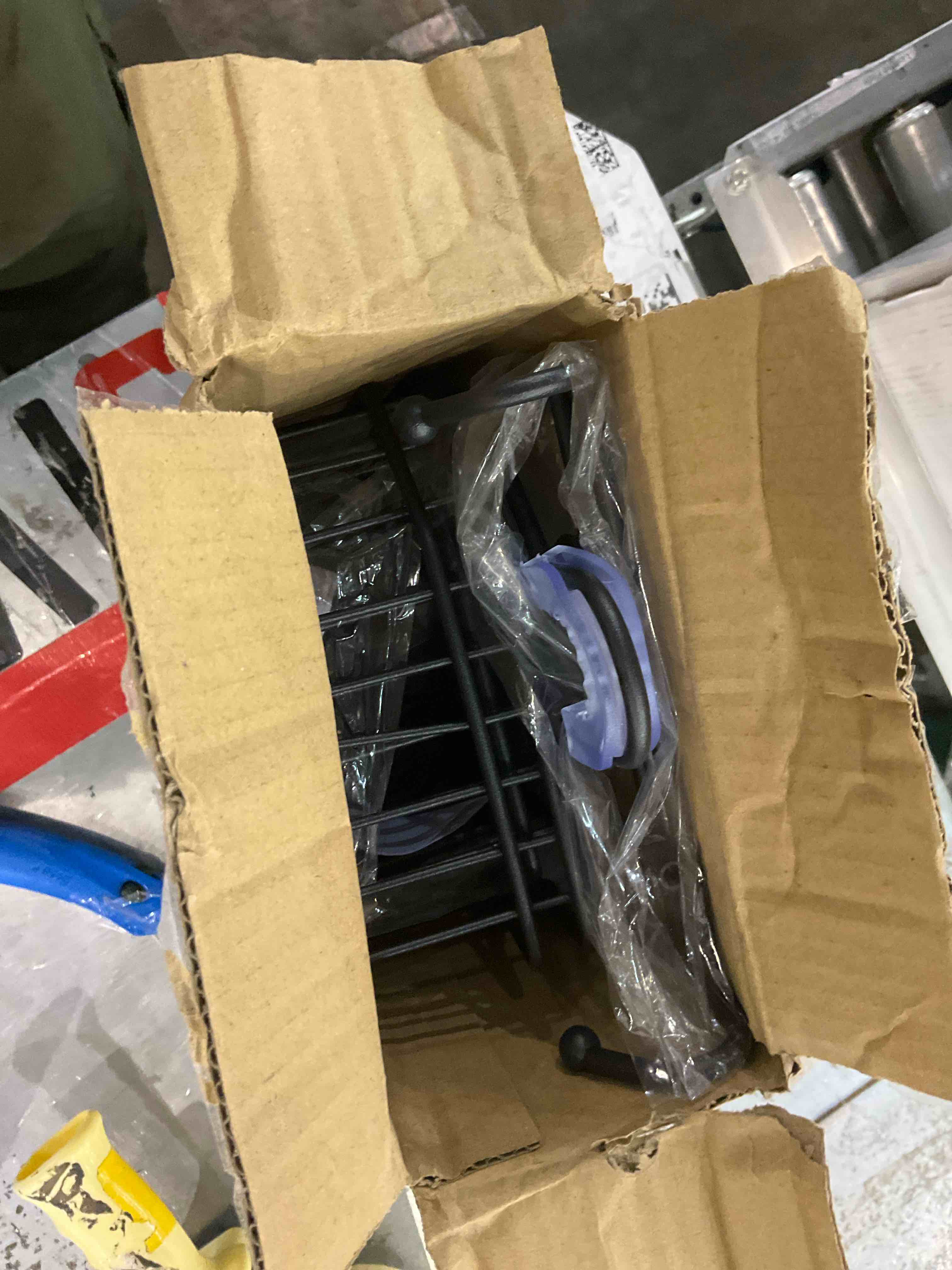 https://s3.amazonaws.com/lotting-images-prod/BargainHunt/EXS01265525_1711110790816.jpeg