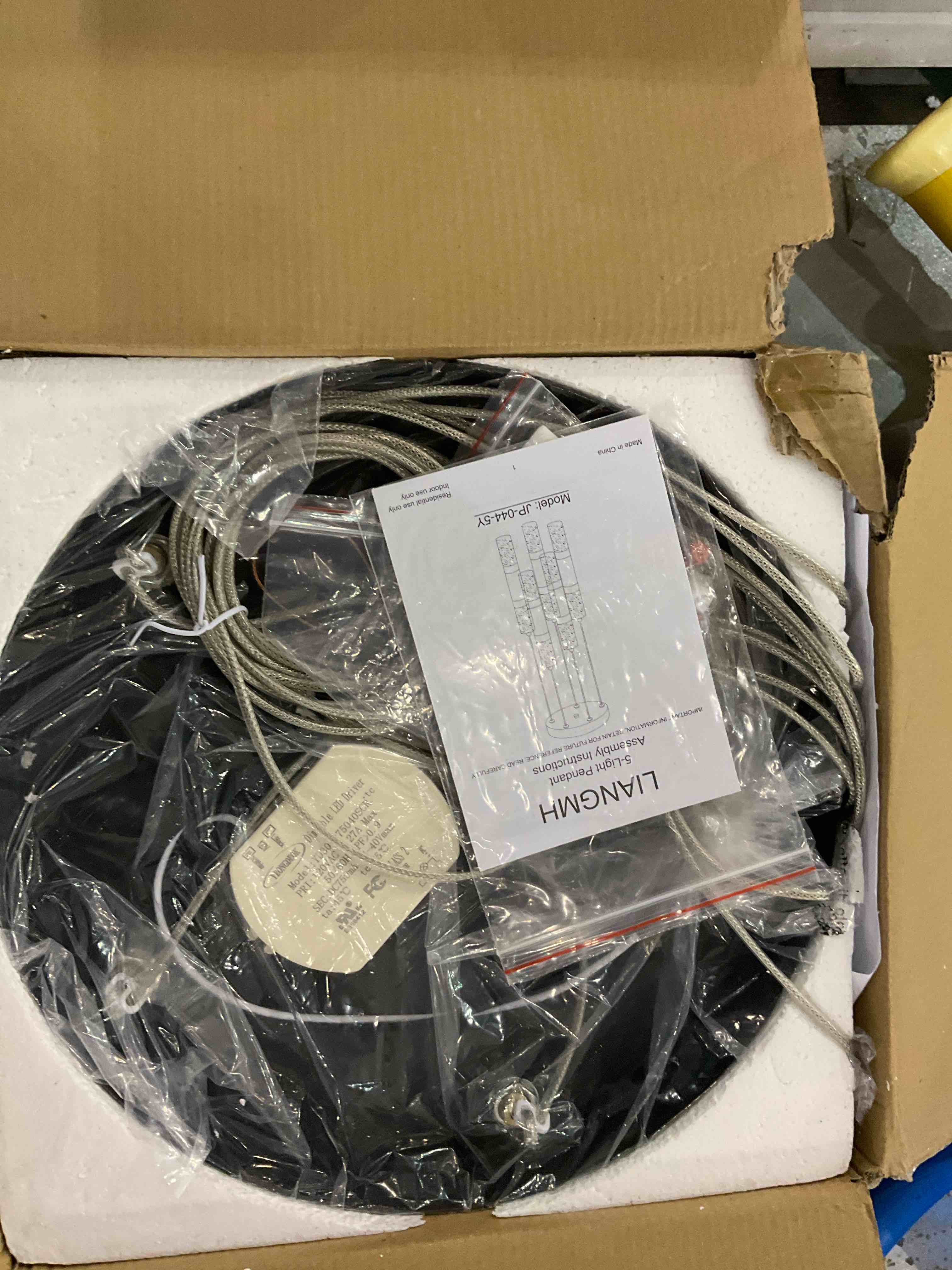 https://s3.amazonaws.com/lotting-images-prod/BargainHunt/EXS01265903_1711462675609.jpeg
