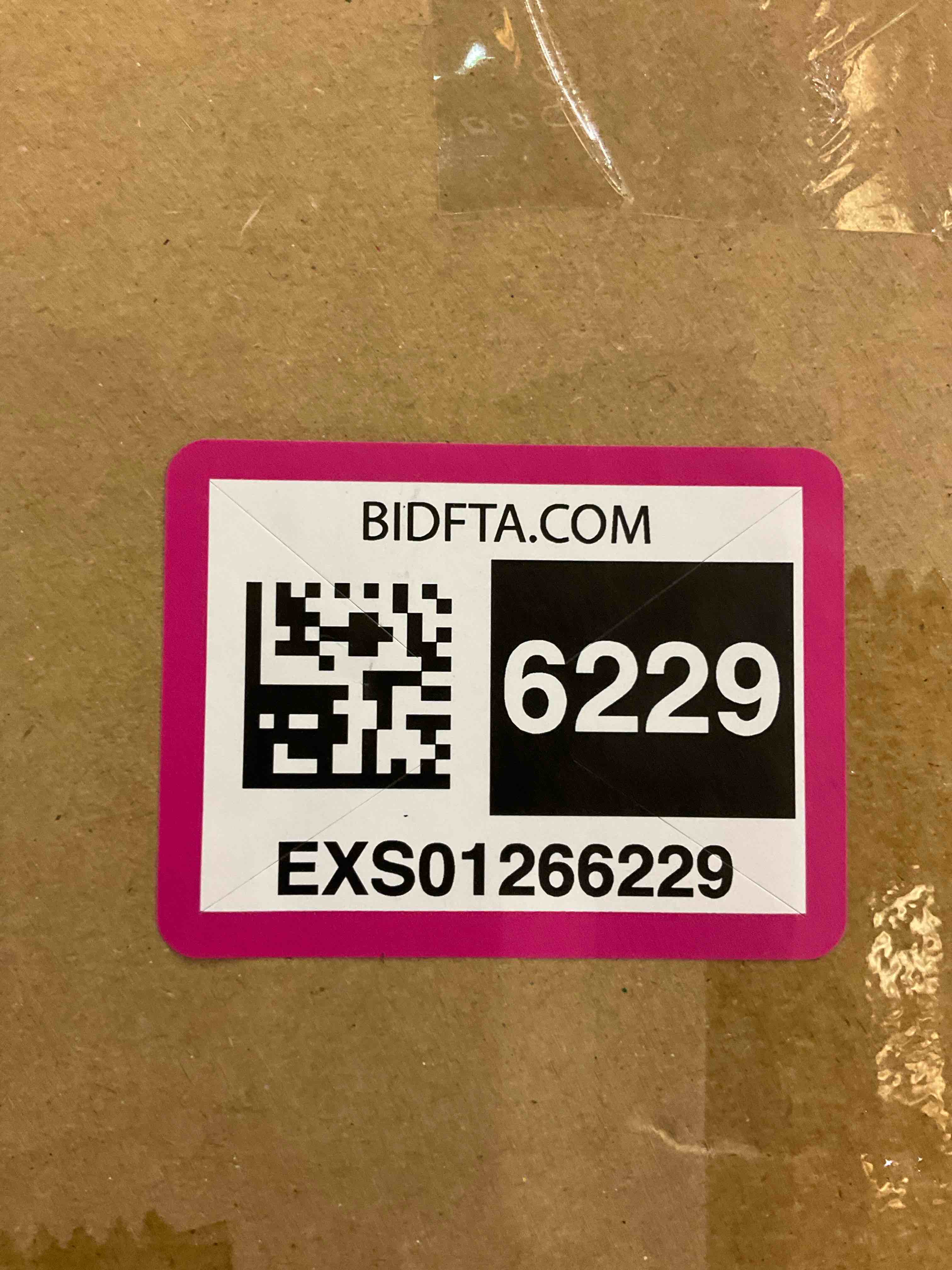 https://s3.amazonaws.com/lotting-images-prod/BargainHunt/EXS01266229_1712245412711.jpeg