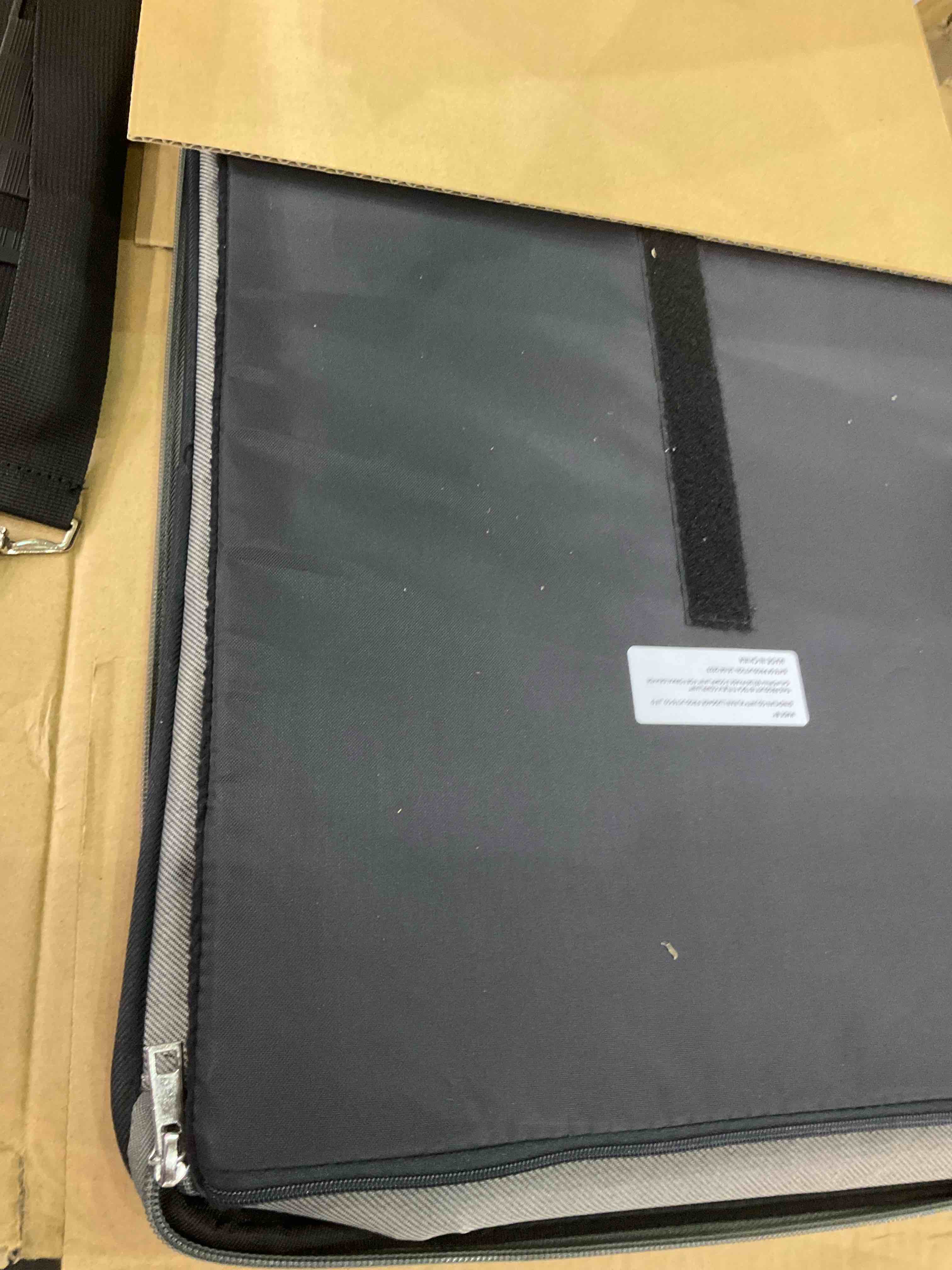 https://s3.amazonaws.com/lotting-images-prod/BargainHunt/EXS01266431_1712603514624.jpeg